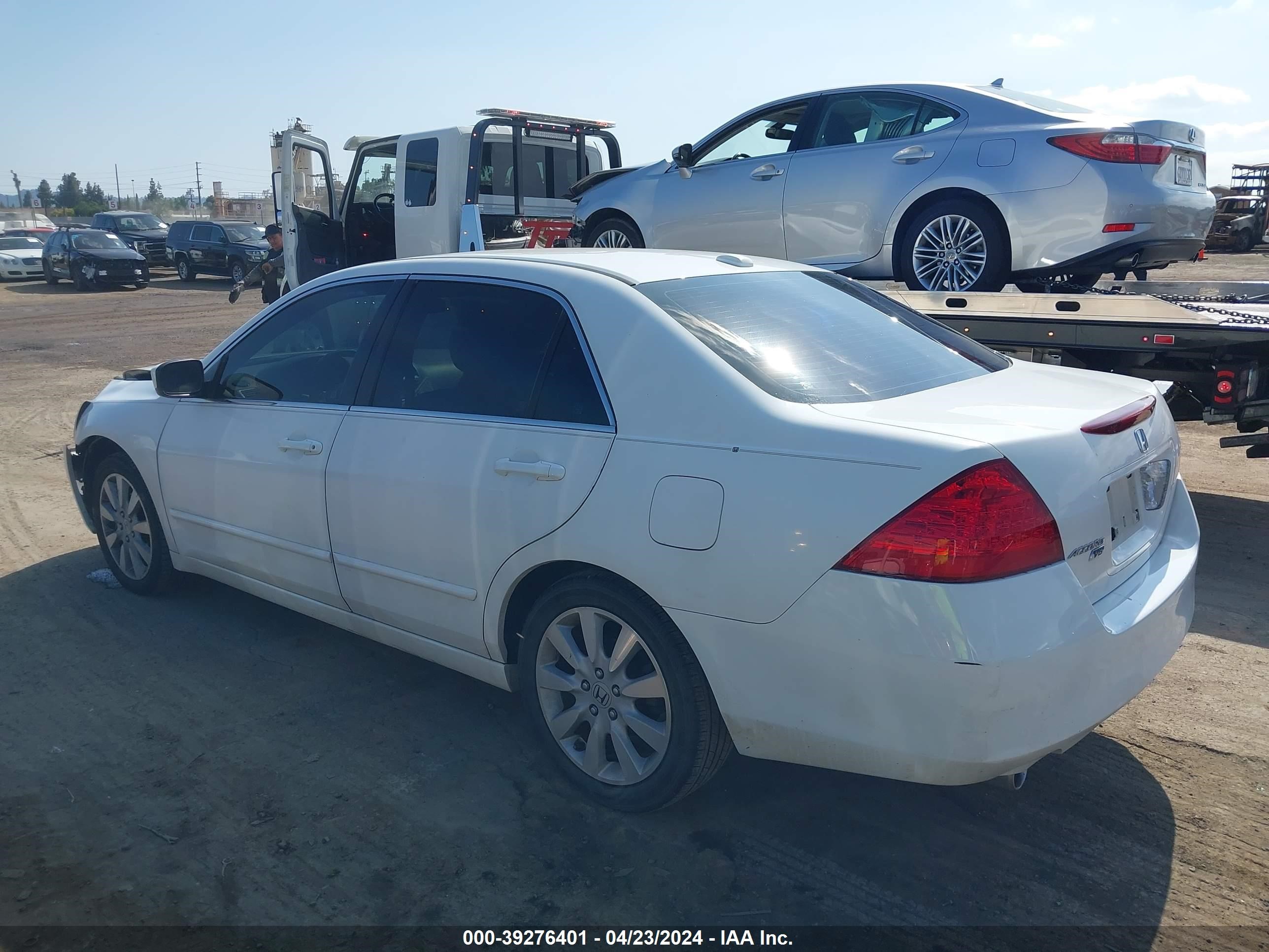 Photo 2 VIN: 1HGCM66597A017926 - HONDA ACCORD 