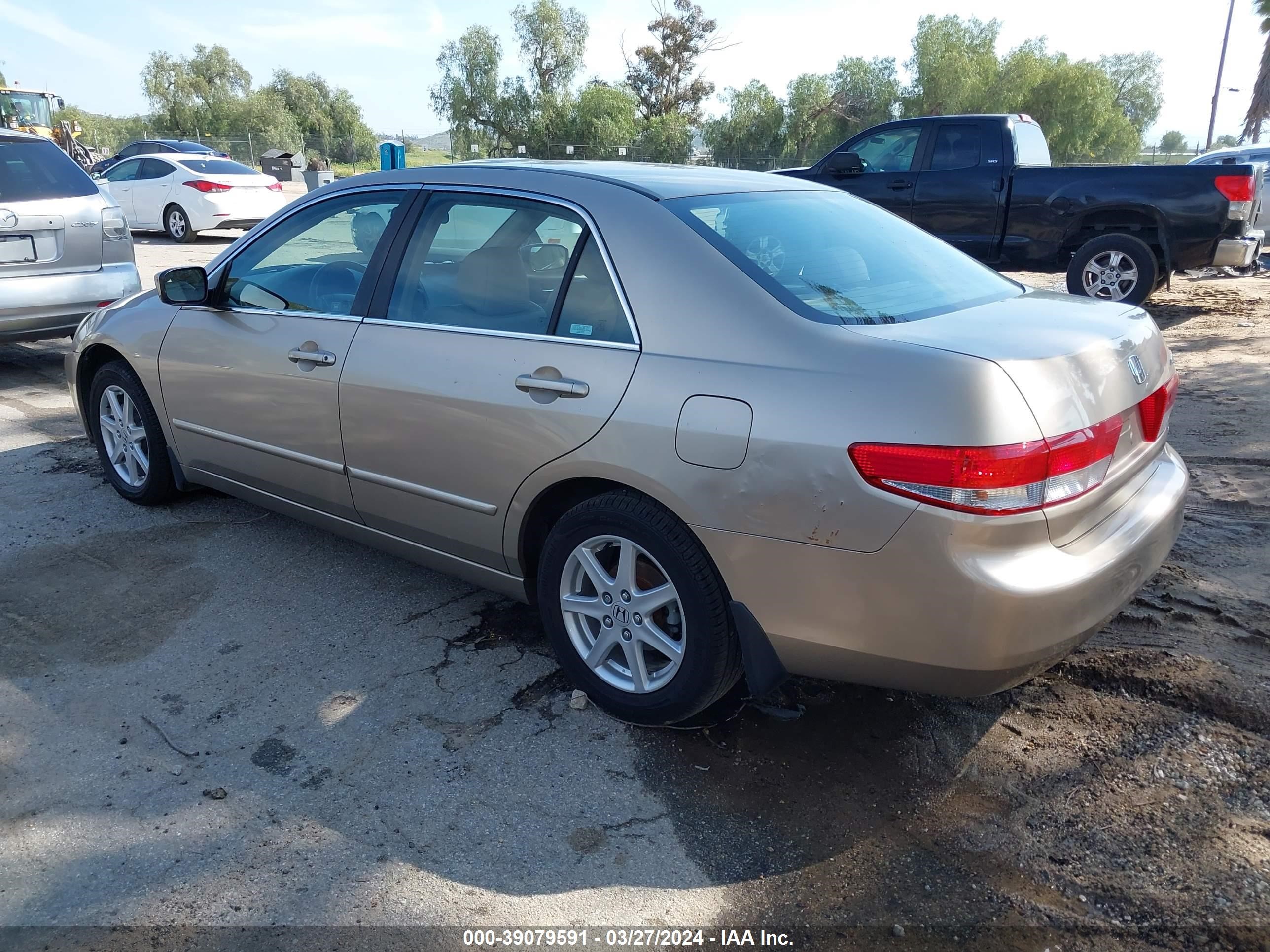 Photo 2 VIN: 1HGCM665X3A076400 - HONDA ACCORD 