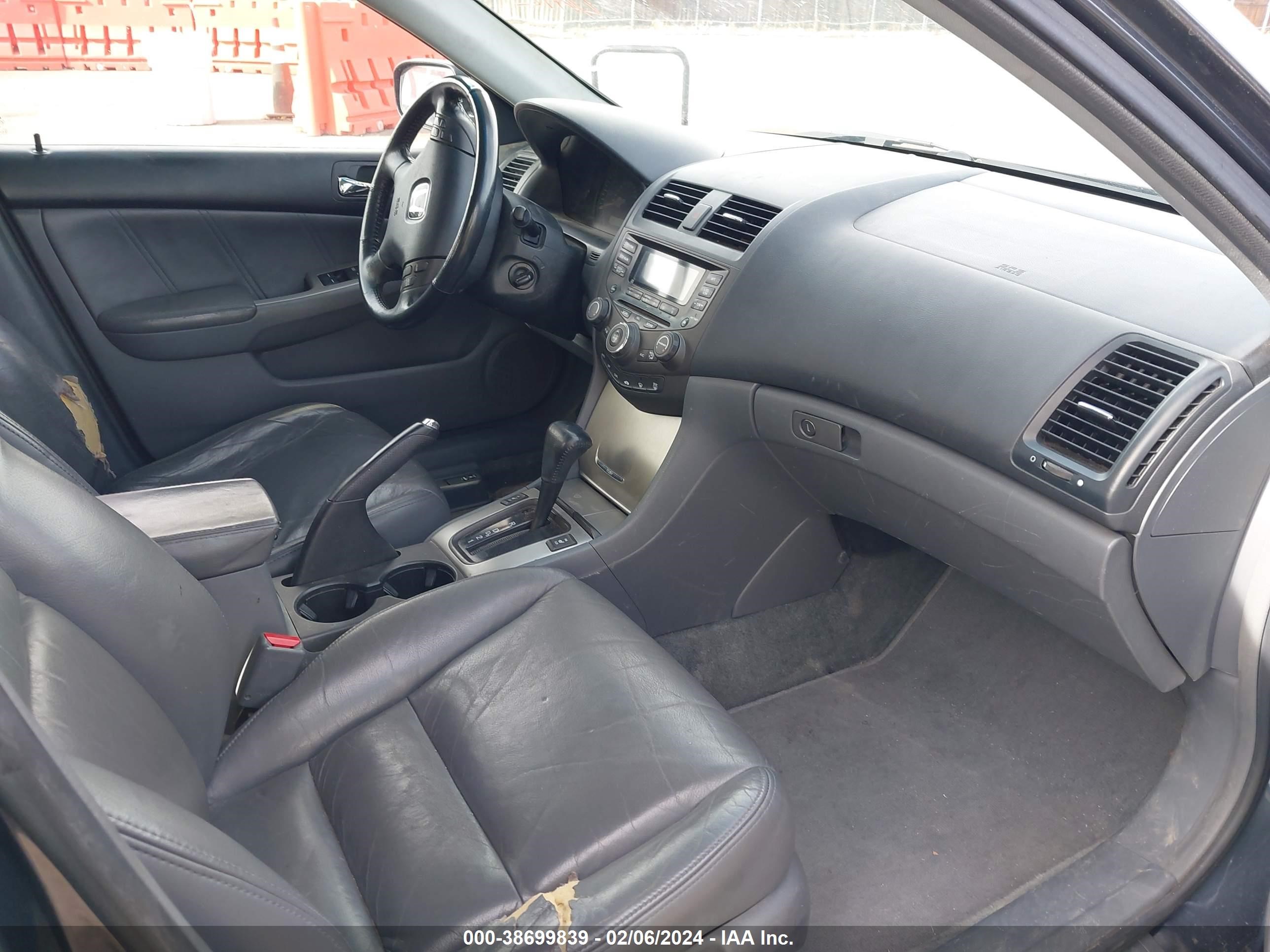 Photo 4 VIN: 1HGCM665X3A078826 - HONDA ACCORD 