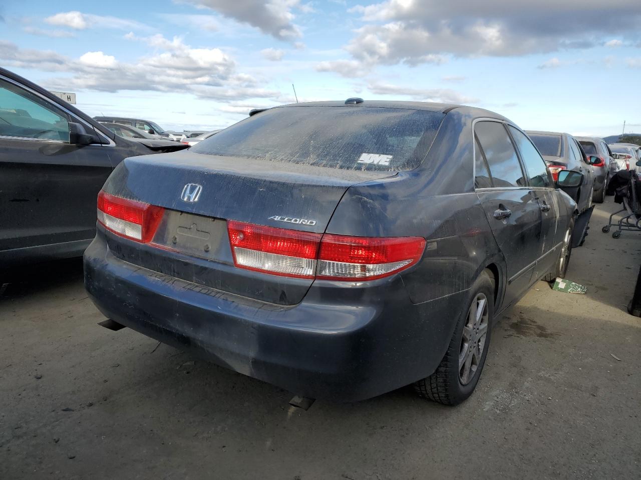 Photo 2 VIN: 1HGCM665X4A048355 - HONDA ACCORD 