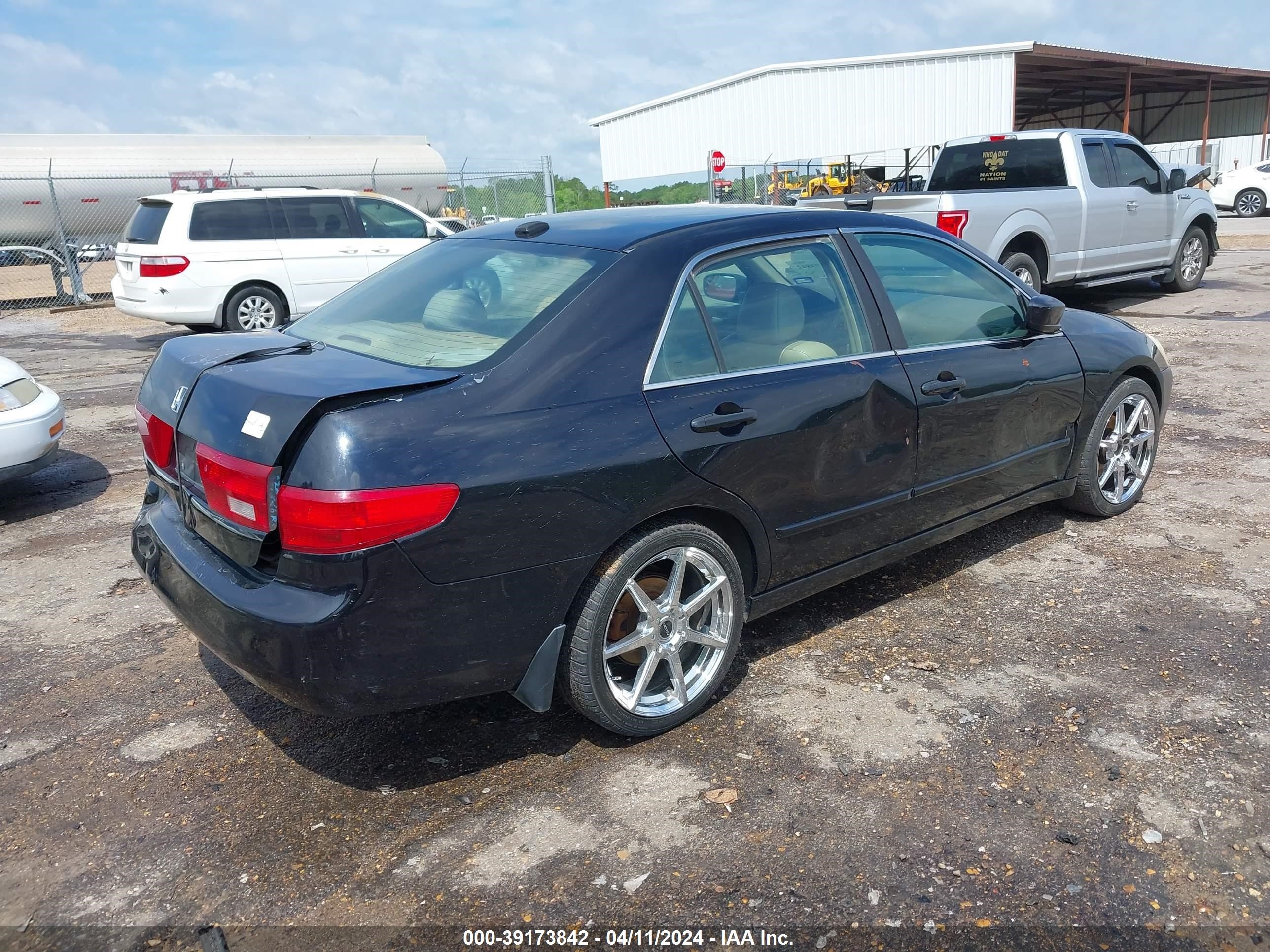 Photo 3 VIN: 1HGCM665X5A033923 - HONDA ACCORD 