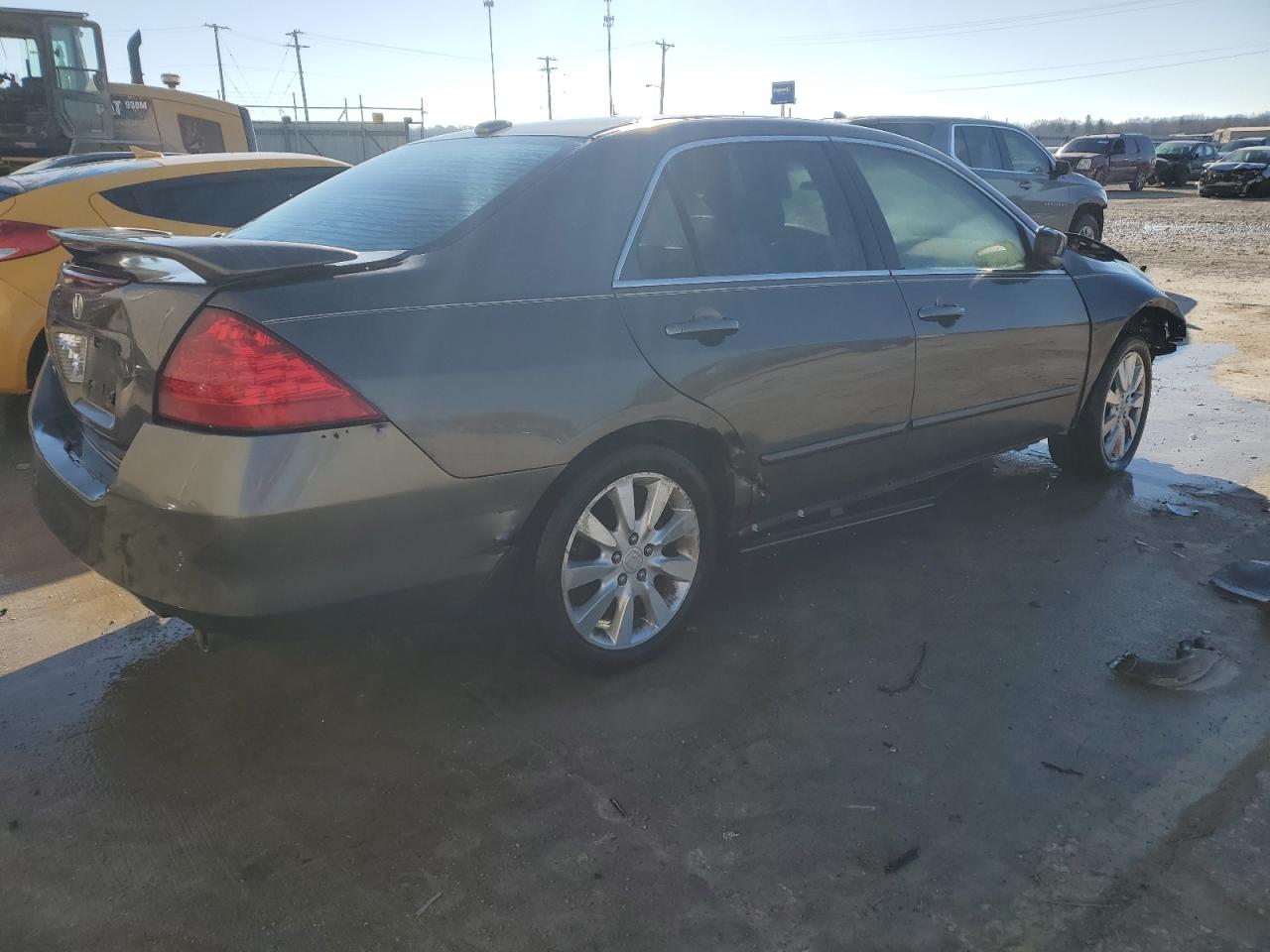 Photo 2 VIN: 1HGCM665X6A065563 - HONDA ACCORD 