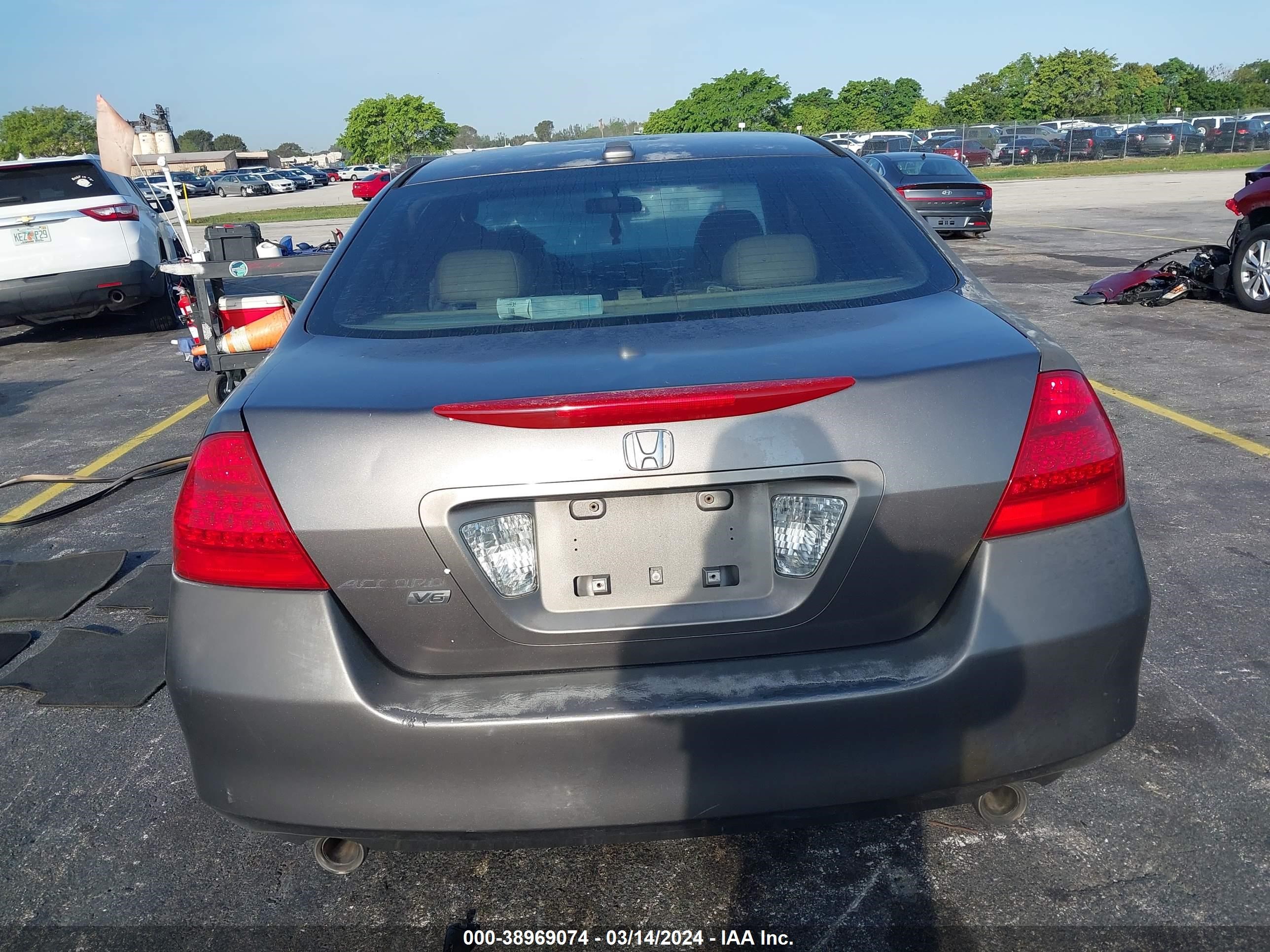 Photo 16 VIN: 1HGCM665X7A019409 - HONDA ACCORD 