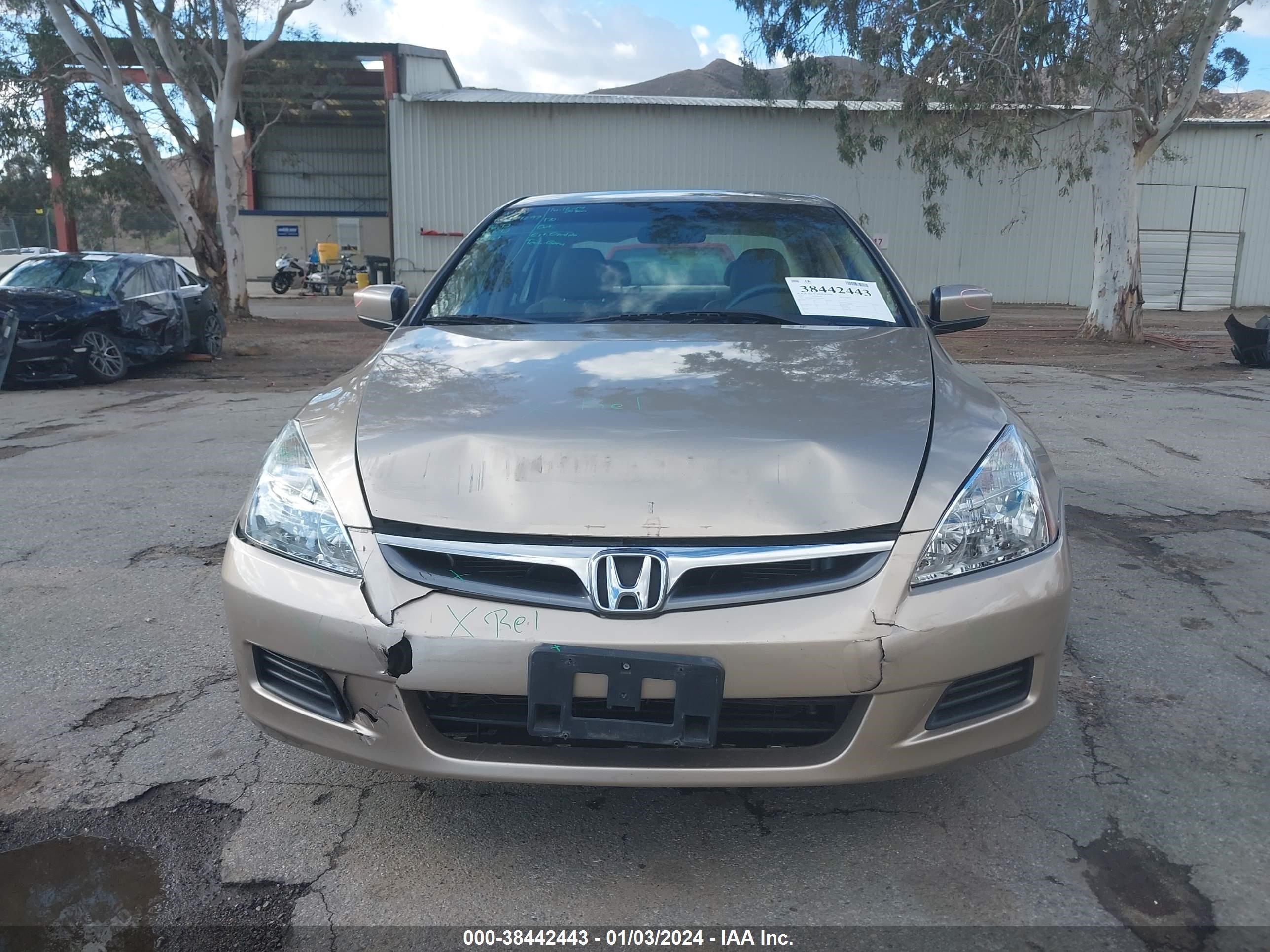 Photo 11 VIN: 1HGCM665X7A032631 - HONDA ACCORD 