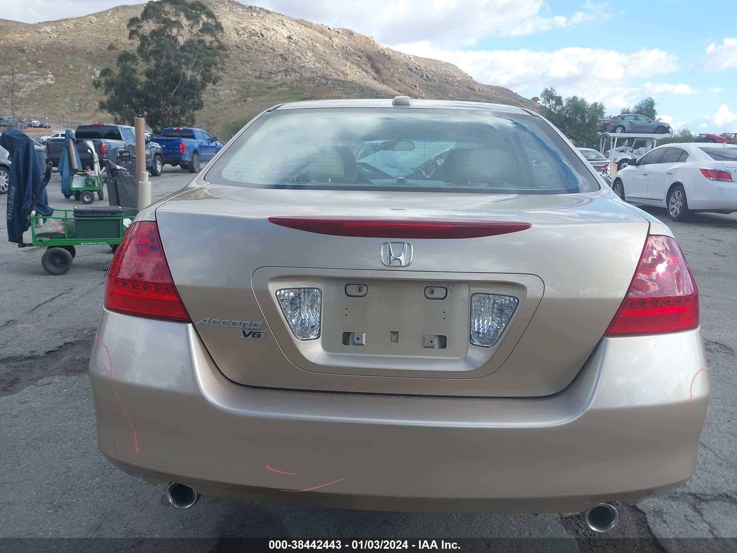 Photo 15 VIN: 1HGCM665X7A032631 - HONDA ACCORD 