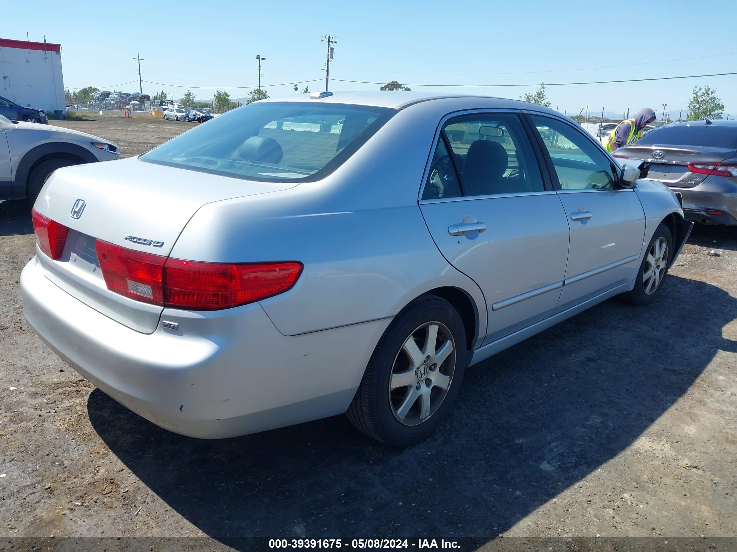 Photo 3 VIN: 1HGCM66805A073342 - HONDA ACCORD 