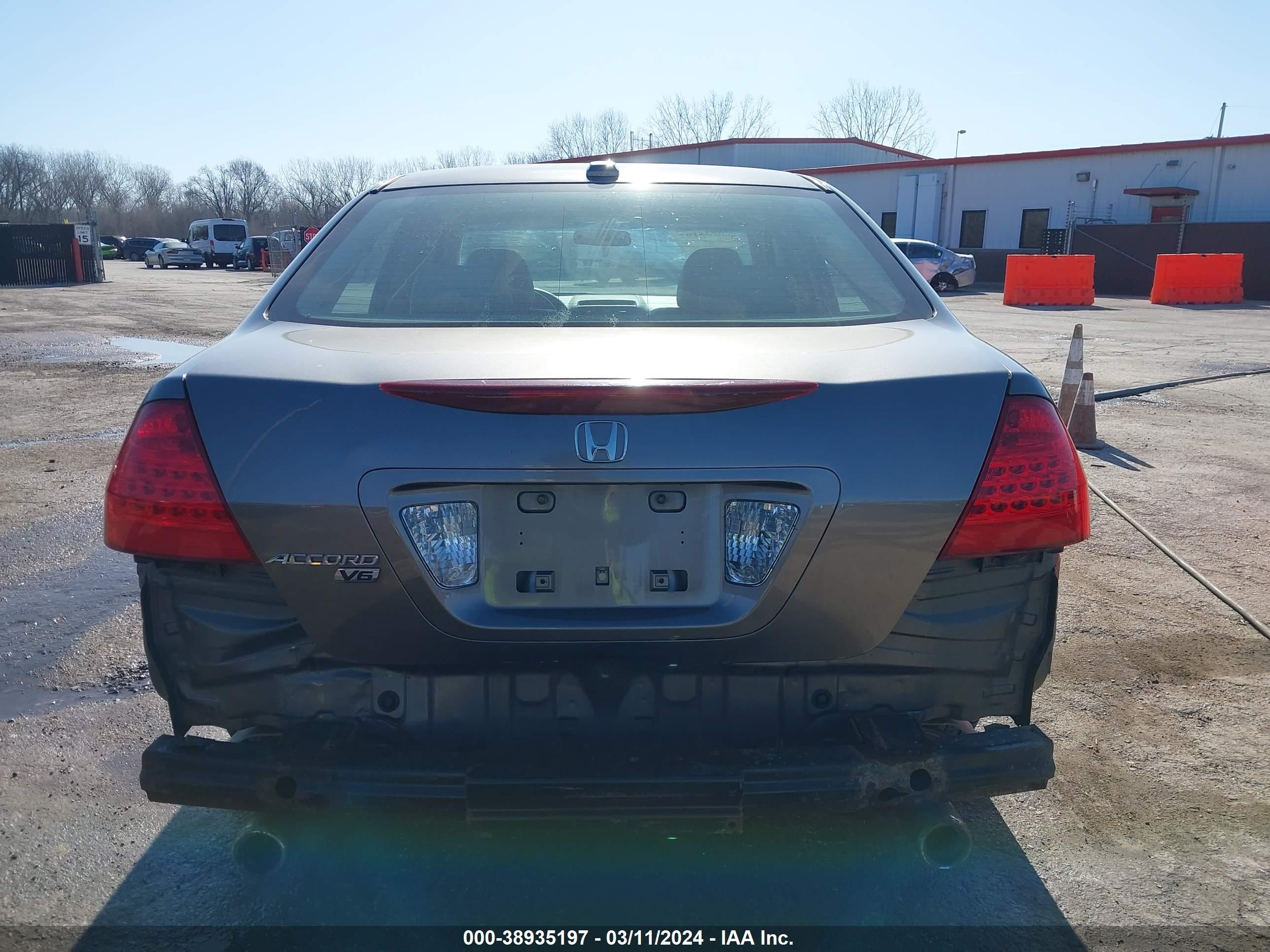 Photo 15 VIN: 1HGCM66806A030461 - HONDA ACCORD 