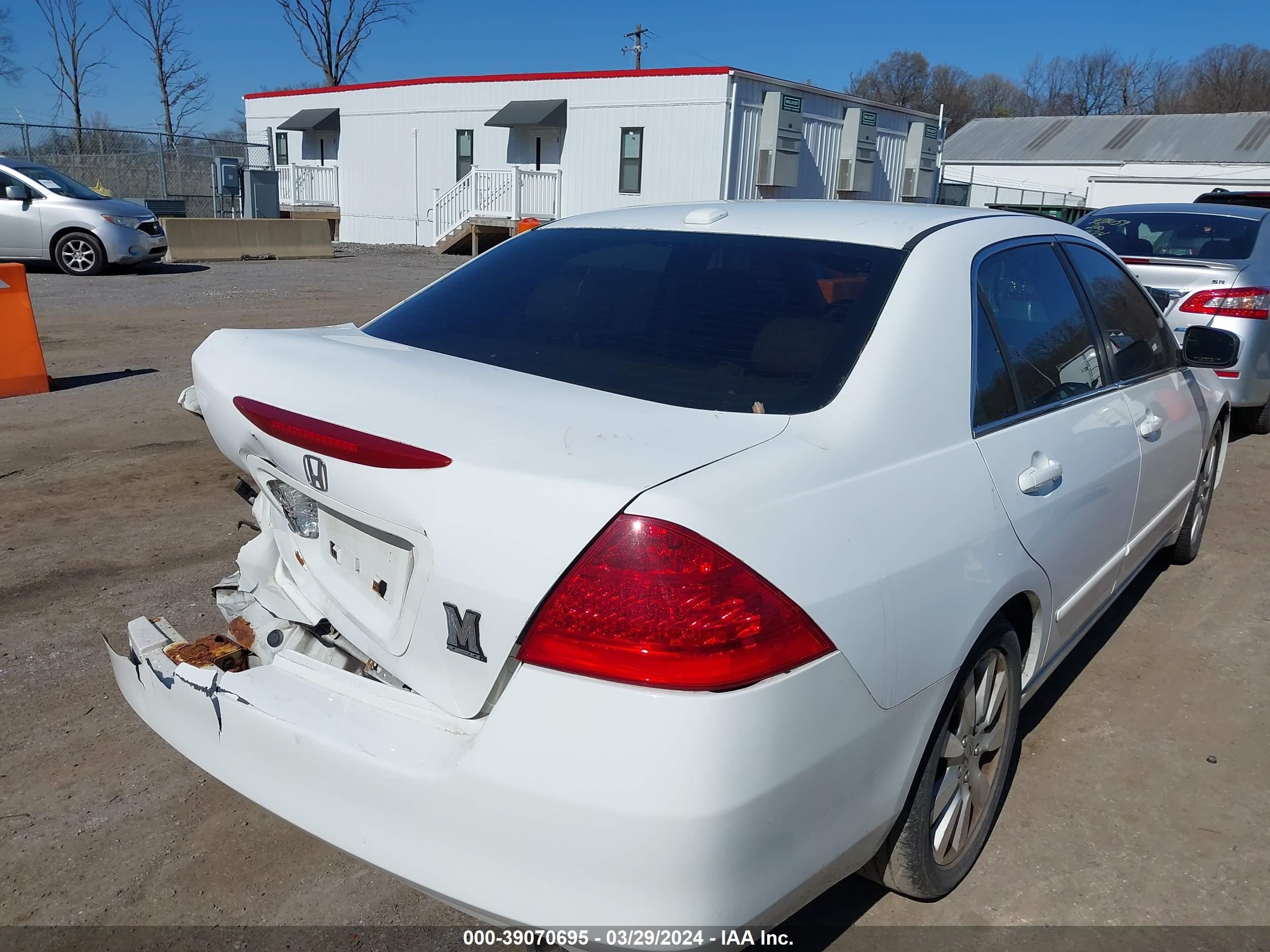 Photo 3 VIN: 1HGCM66807A054275 - HONDA ACCORD 