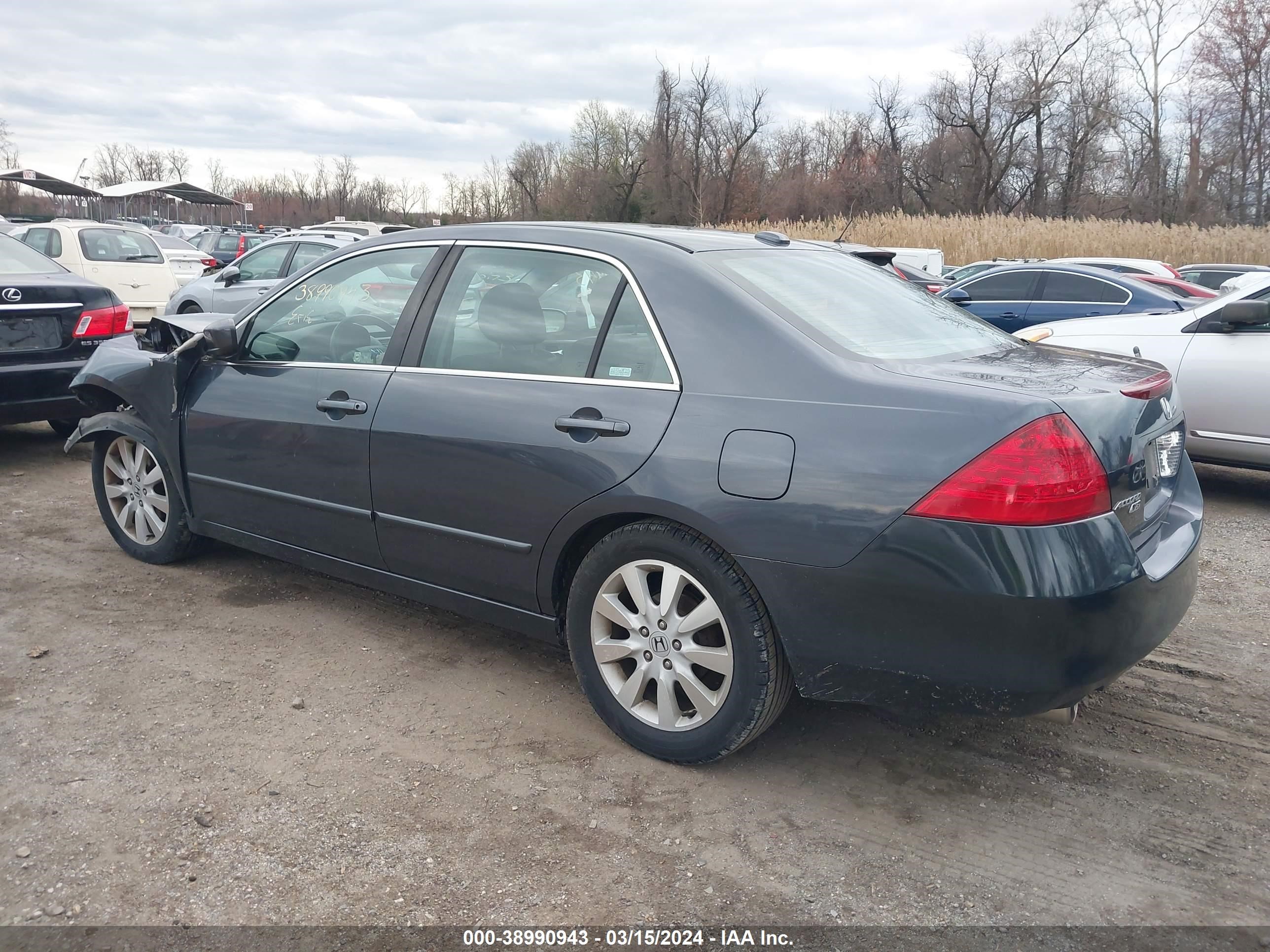 Photo 2 VIN: 1HGCM66817A099502 - HONDA ACCORD 