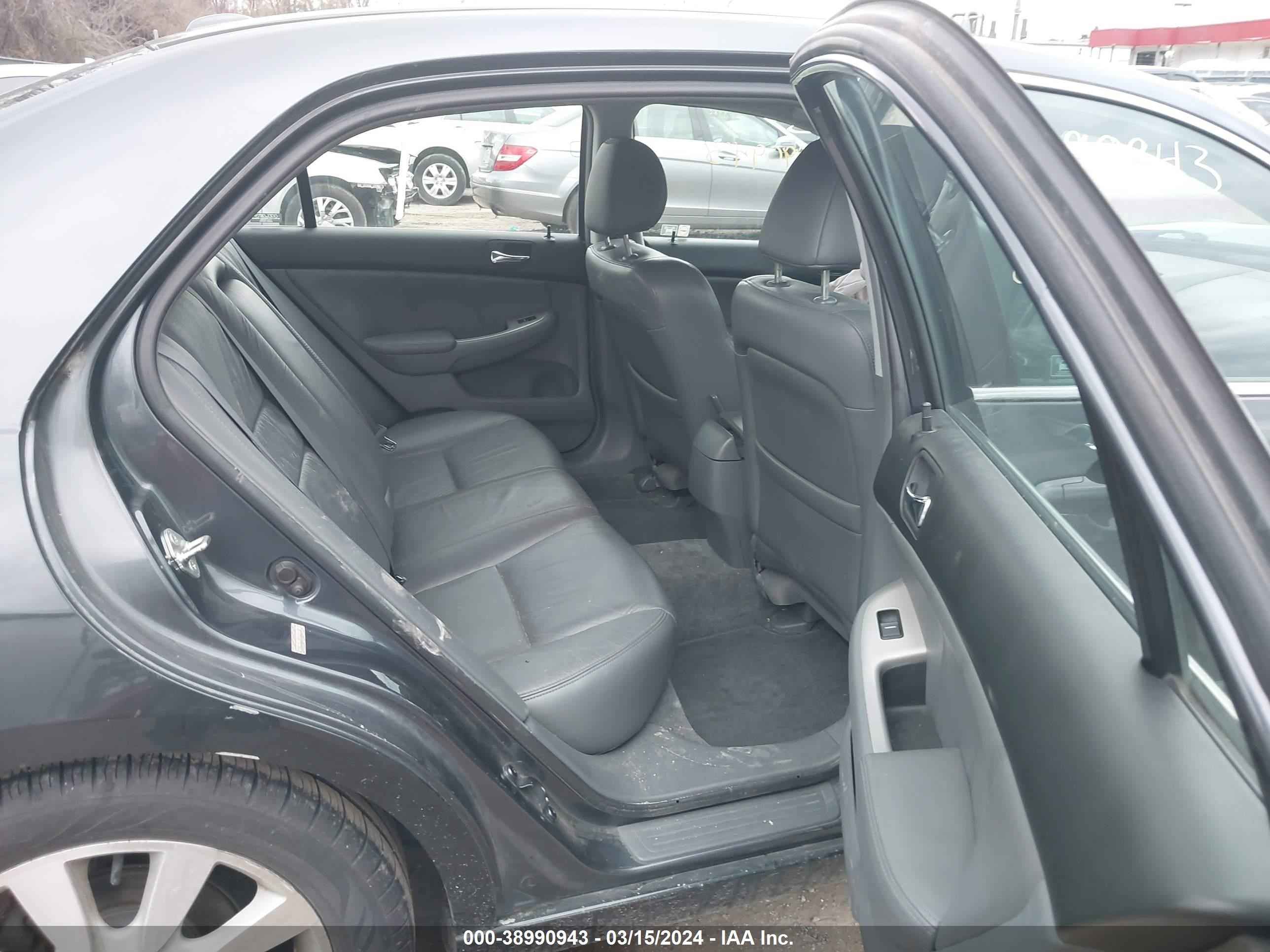 Photo 7 VIN: 1HGCM66817A099502 - HONDA ACCORD 