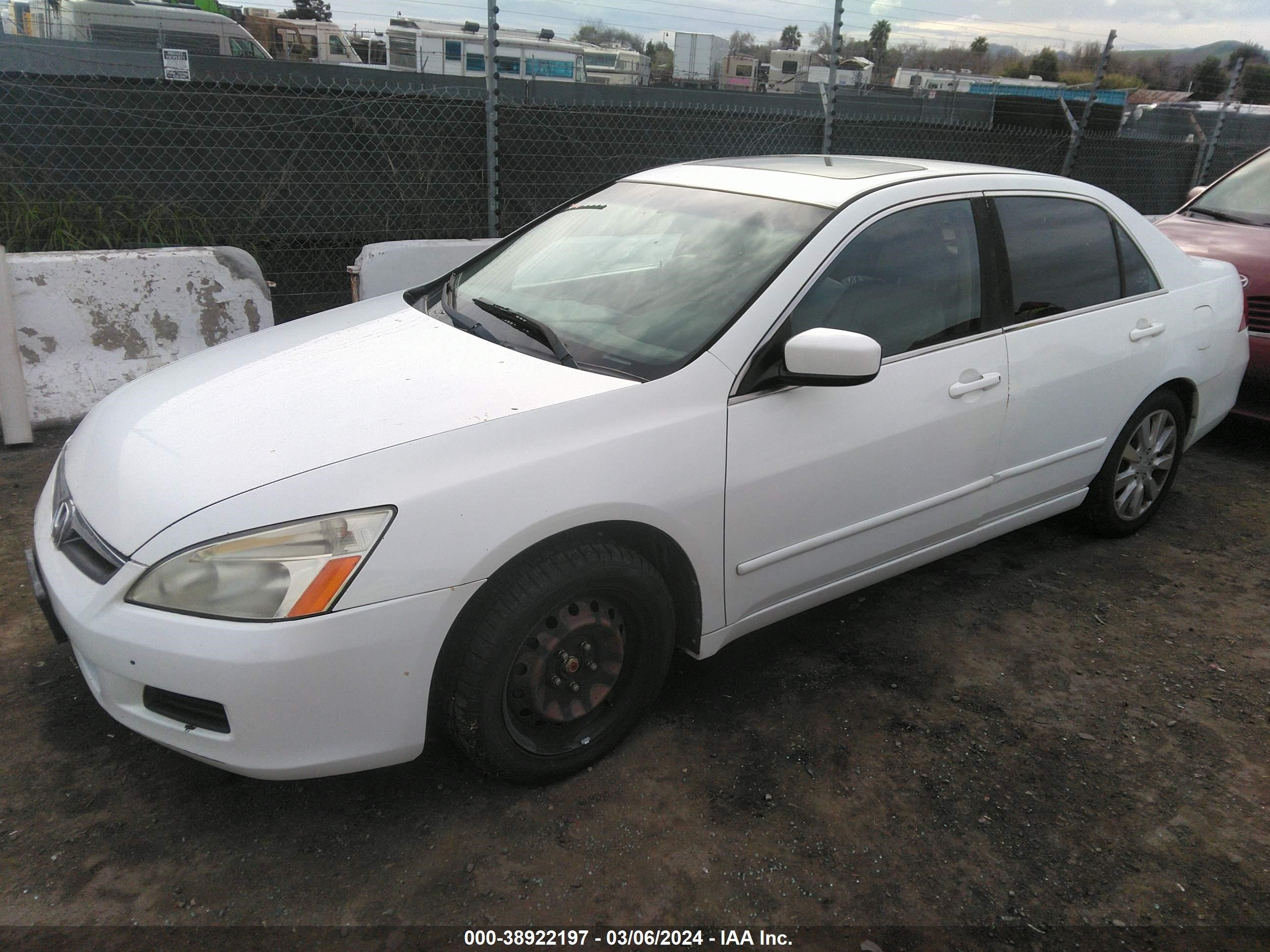 Photo 1 VIN: 1HGCM66856A001179 - HONDA ACCORD 