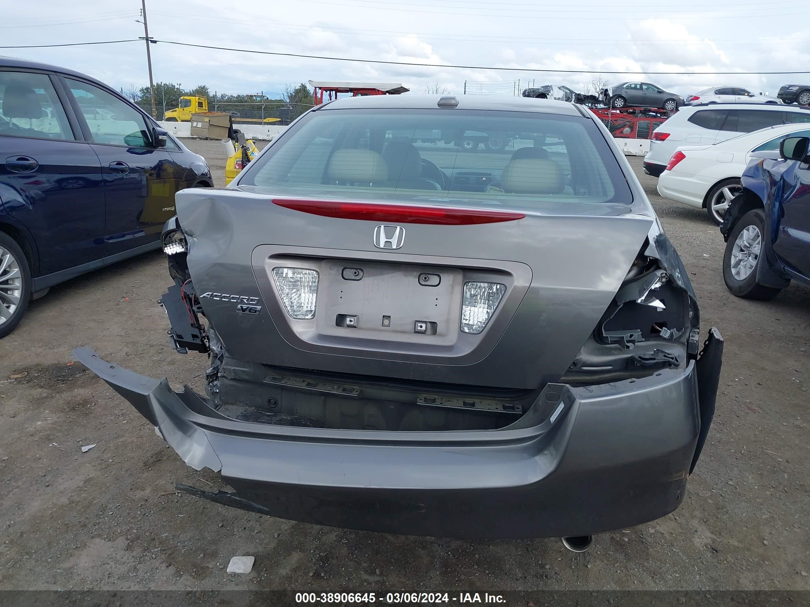 Photo 15 VIN: 1HGCM66866A019819 - HONDA ACCORD 