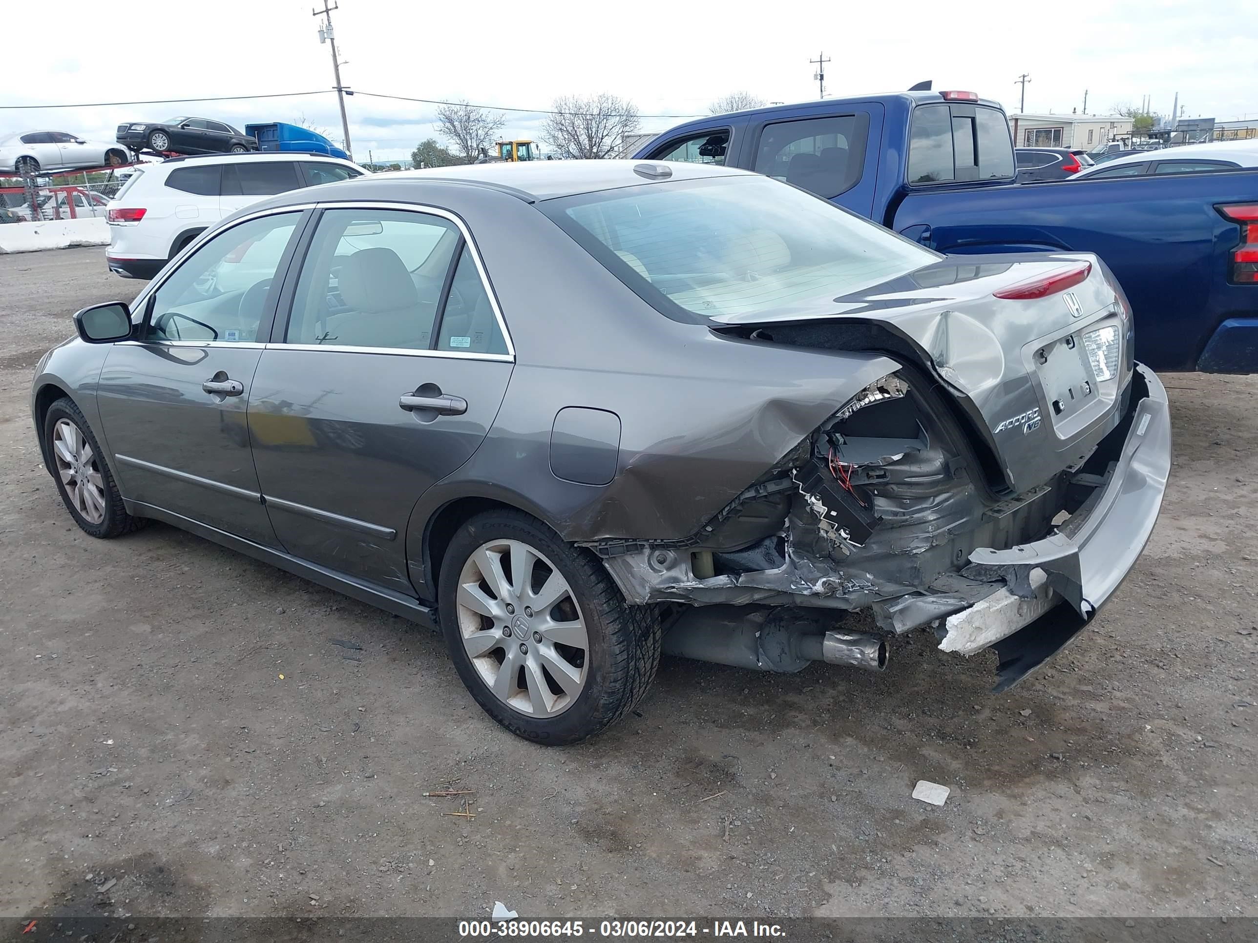 Photo 2 VIN: 1HGCM66866A019819 - HONDA ACCORD 