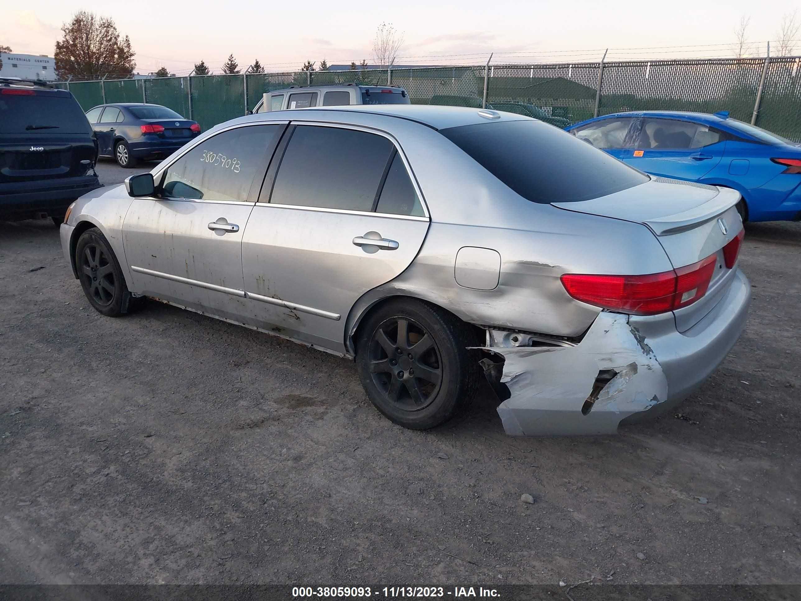 Photo 2 VIN: 1HGCM66885A045403 - HONDA ACCORD 