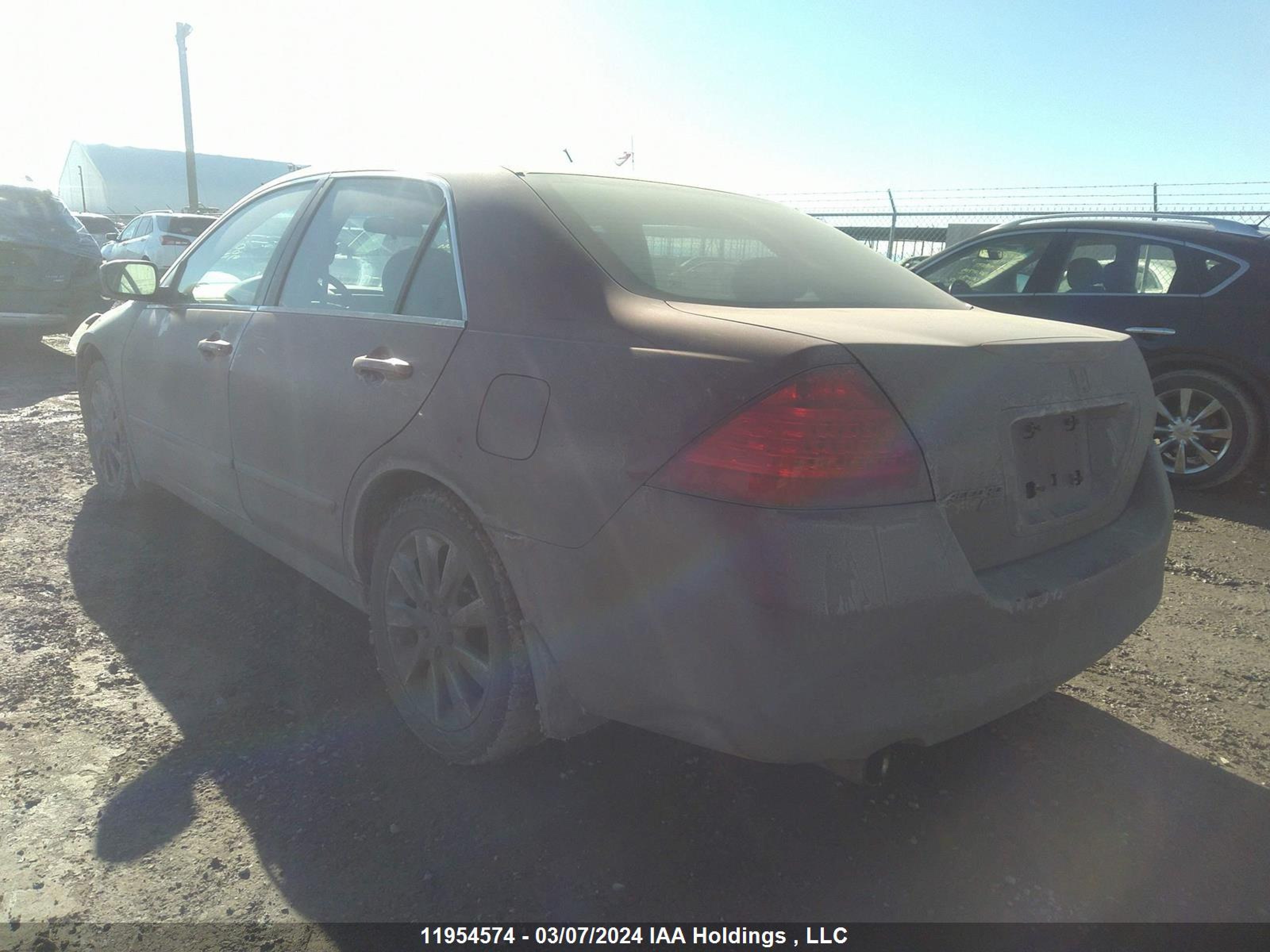 Photo 2 VIN: 1HGCM66896A803153 - HONDA ACCORD 