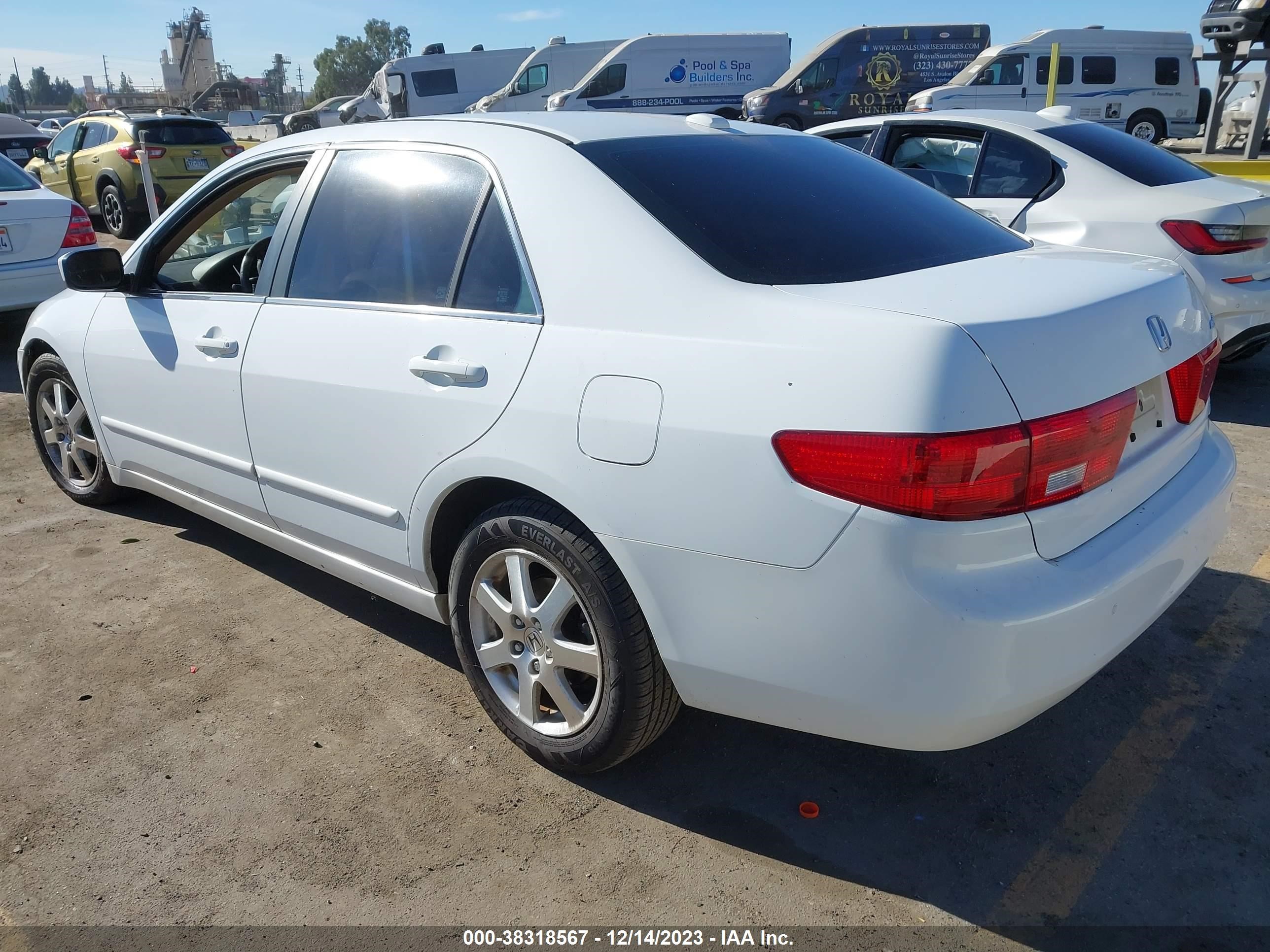 Photo 2 VIN: 1HGCM668X5A028456 - HONDA ACCORD 