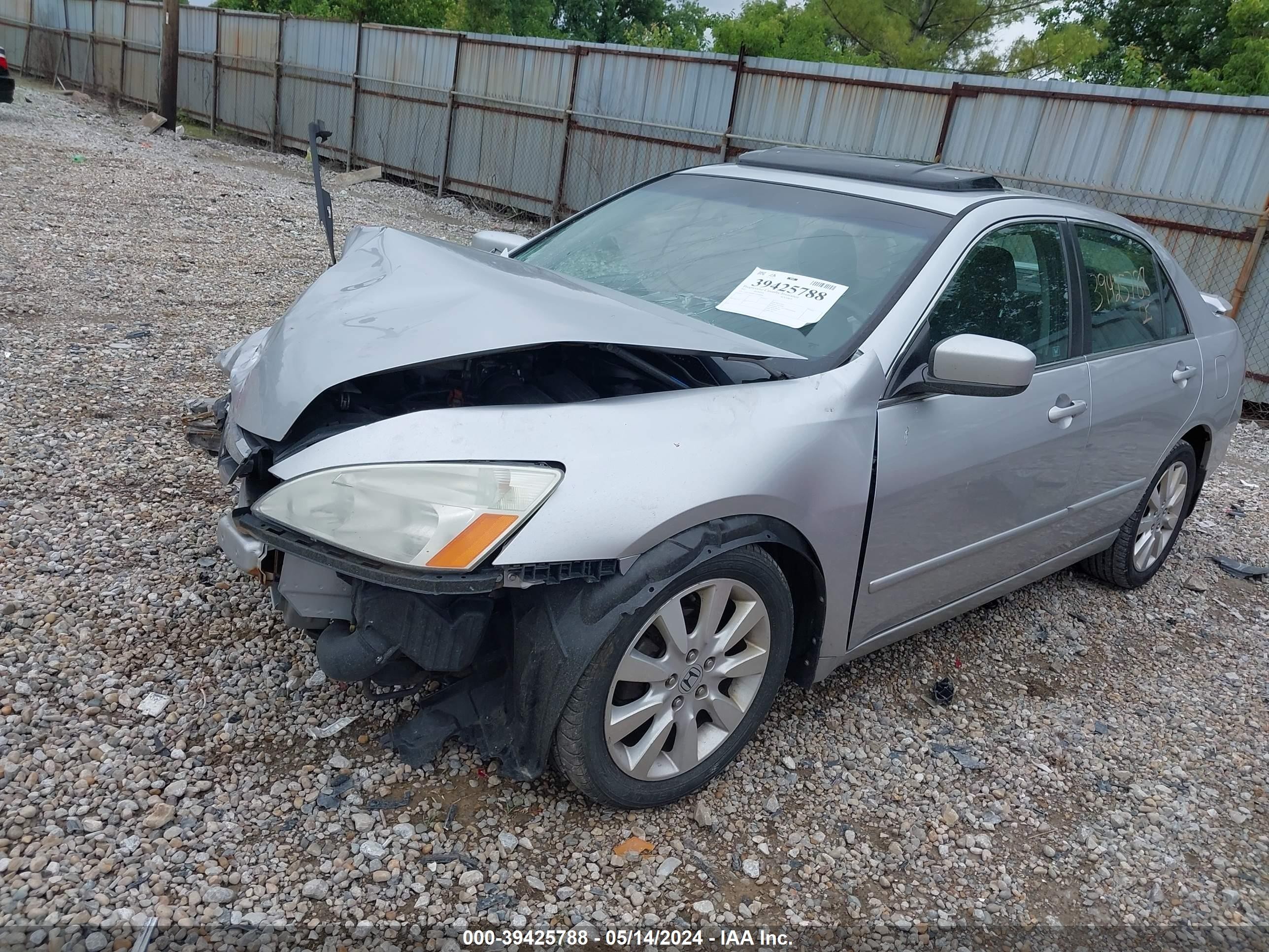 Photo 1 VIN: 1HGCM668X7A050086 - HONDA ACCORD 