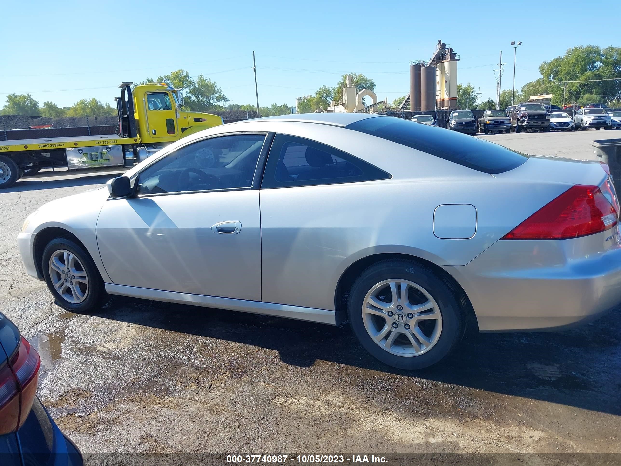 Photo 14 VIN: 1HGCM71786A005229 - HONDA ACCORD 