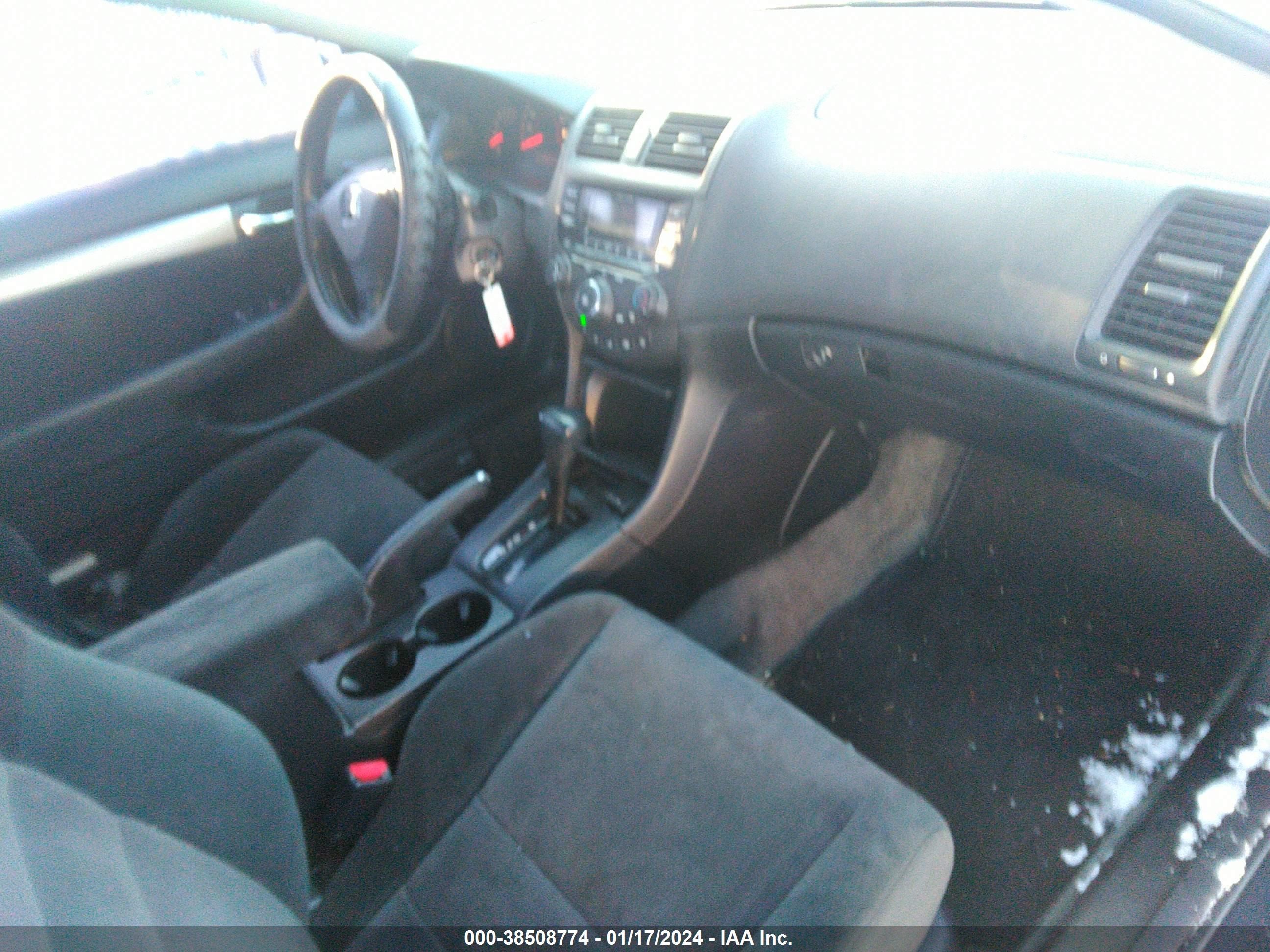 Photo 4 VIN: 1HGCM72305A014596 - HONDA ACCORD 