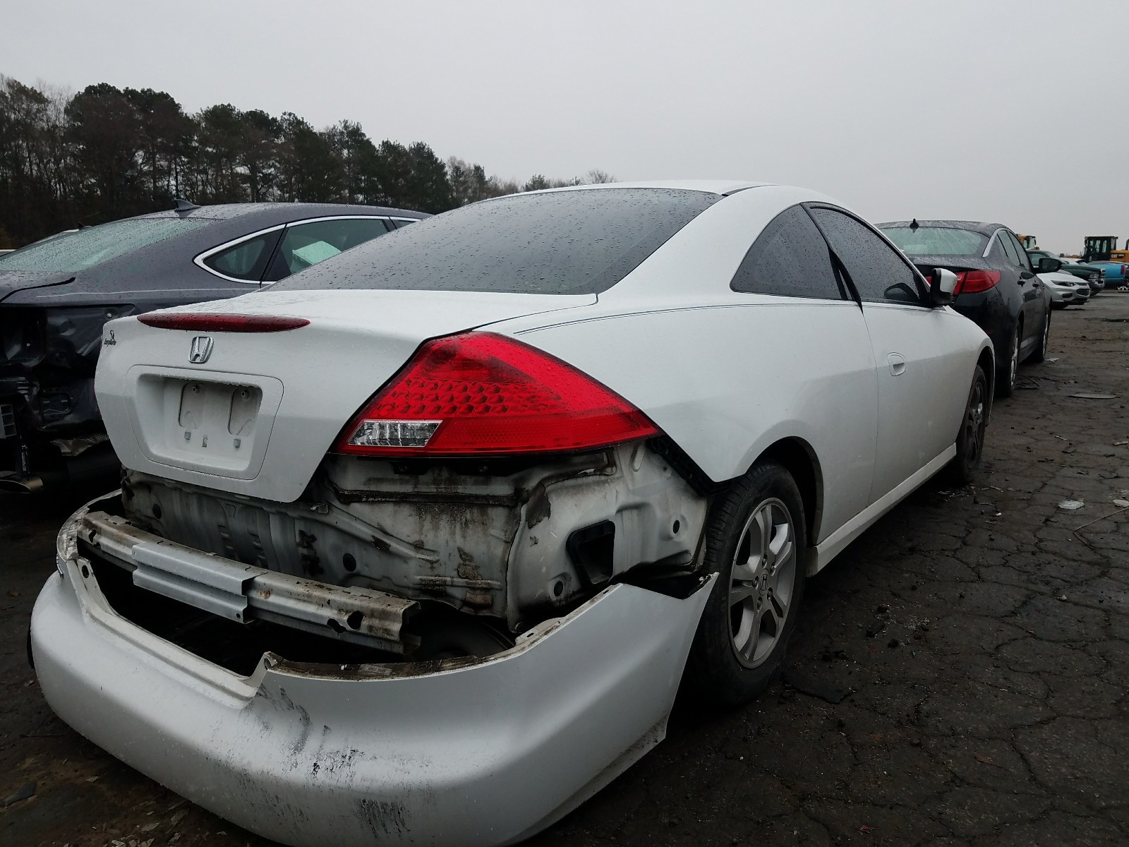 Photo 3 VIN: 1HGCM72347A006889 - HONDA ACCORD LX 