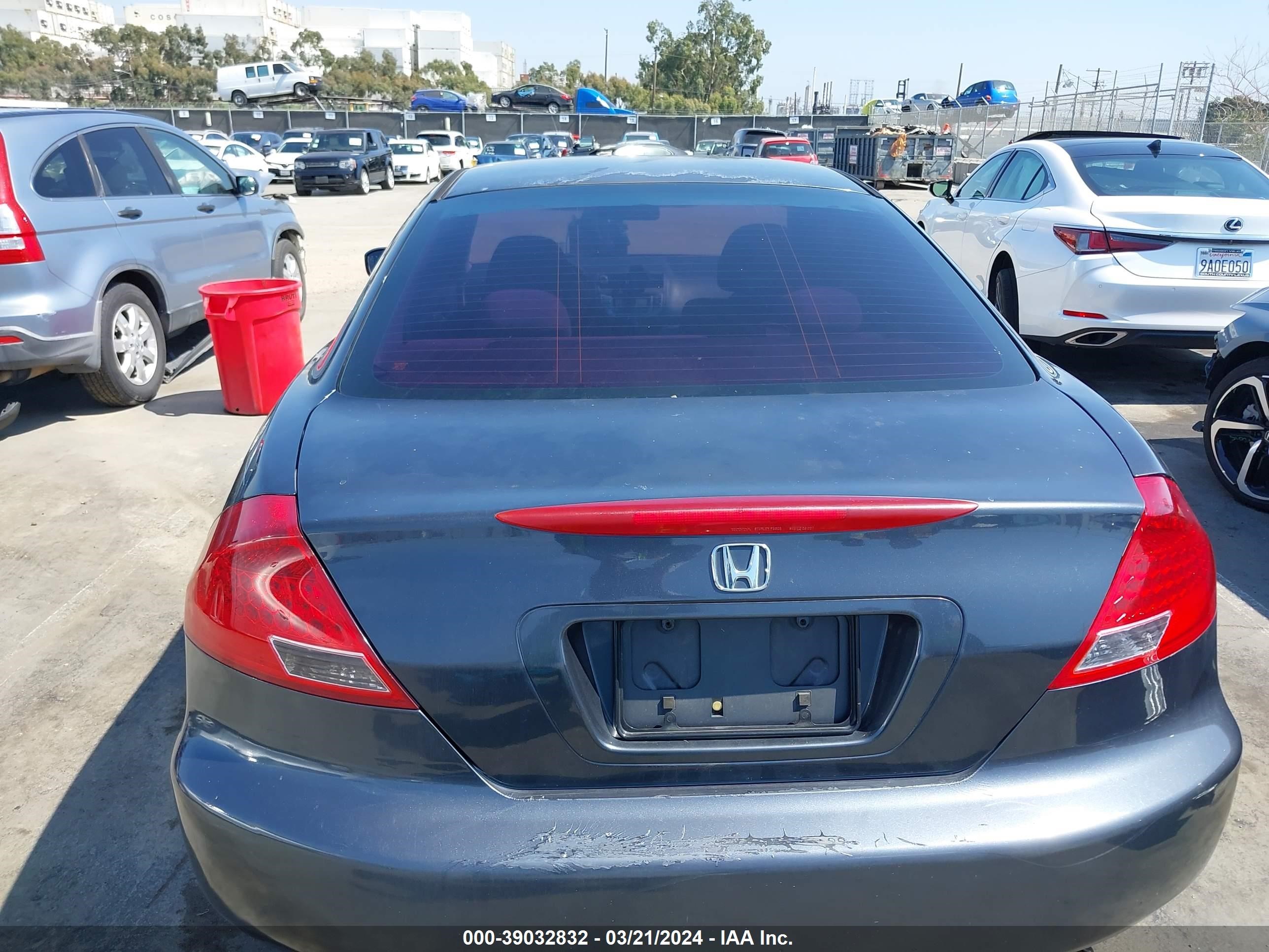 Photo 15 VIN: 1HGCM72396A015733 - HONDA ACCORD 