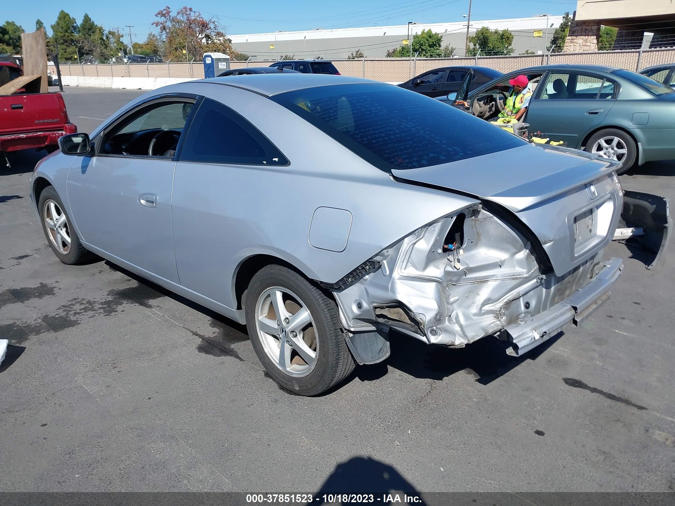 Photo 2 VIN: 1HGCM72515A027861 - HONDA ACCORD 