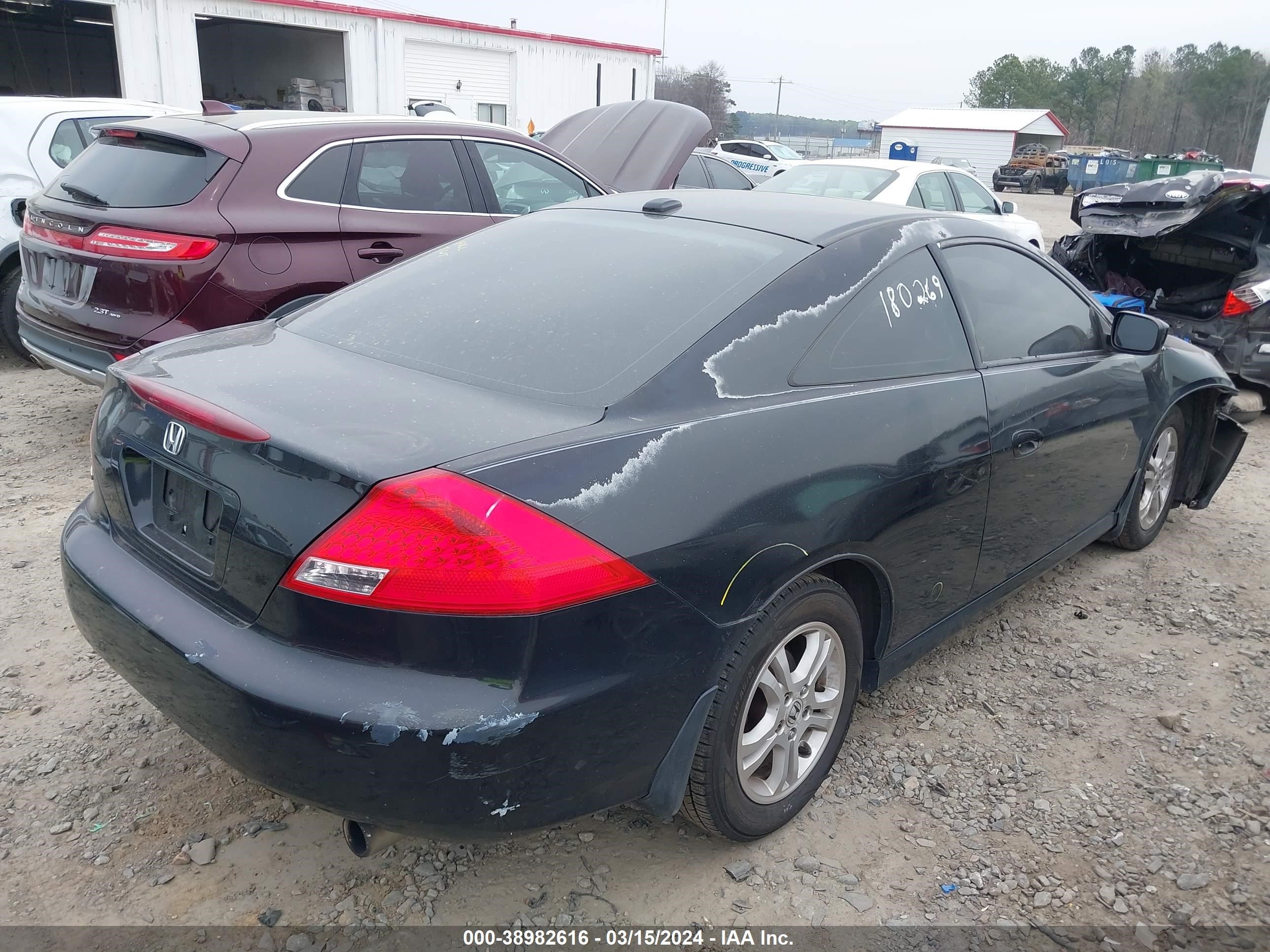 Photo 3 VIN: 1HGCM72606A006235 - HONDA ACCORD 