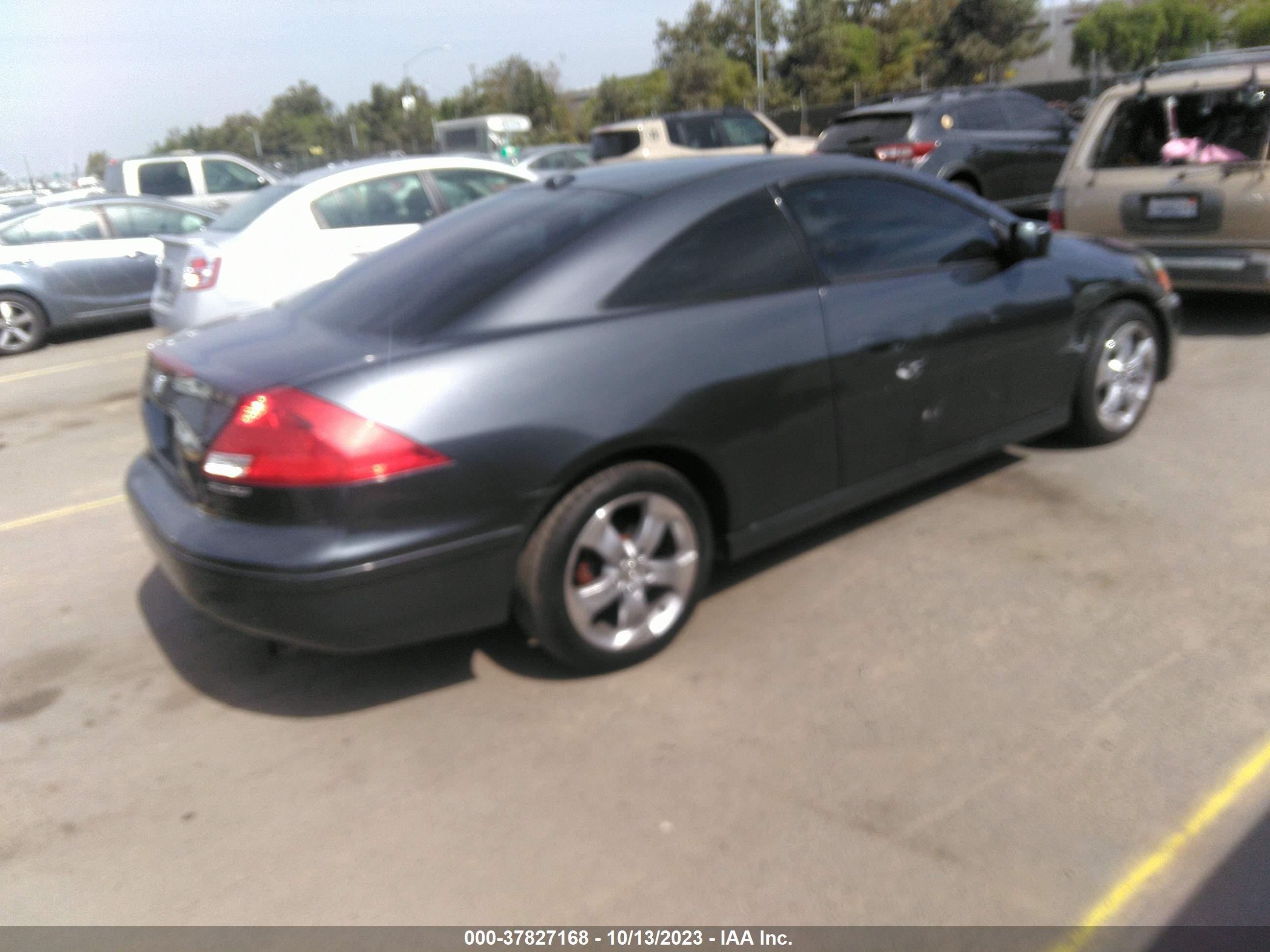 Photo 3 VIN: 1HGCM72607A022467 - HONDA ACCORD 