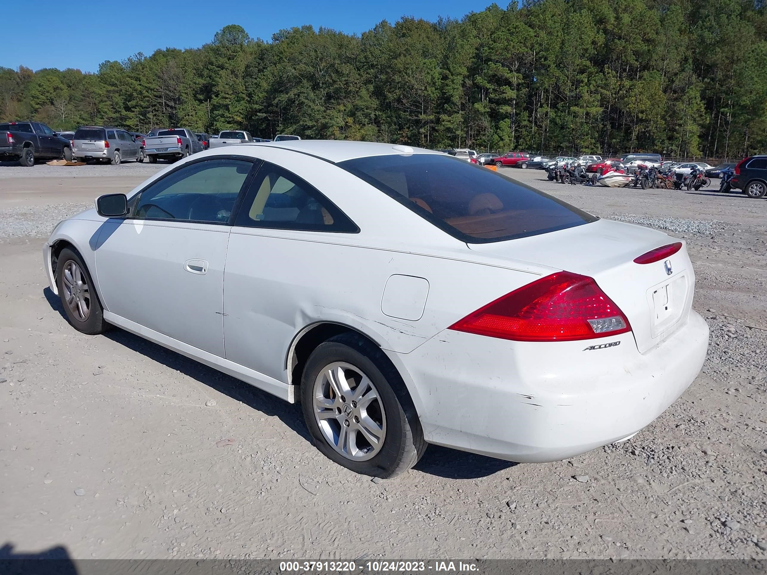 Photo 2 VIN: 1HGCM72776A003633 - HONDA ACCORD 