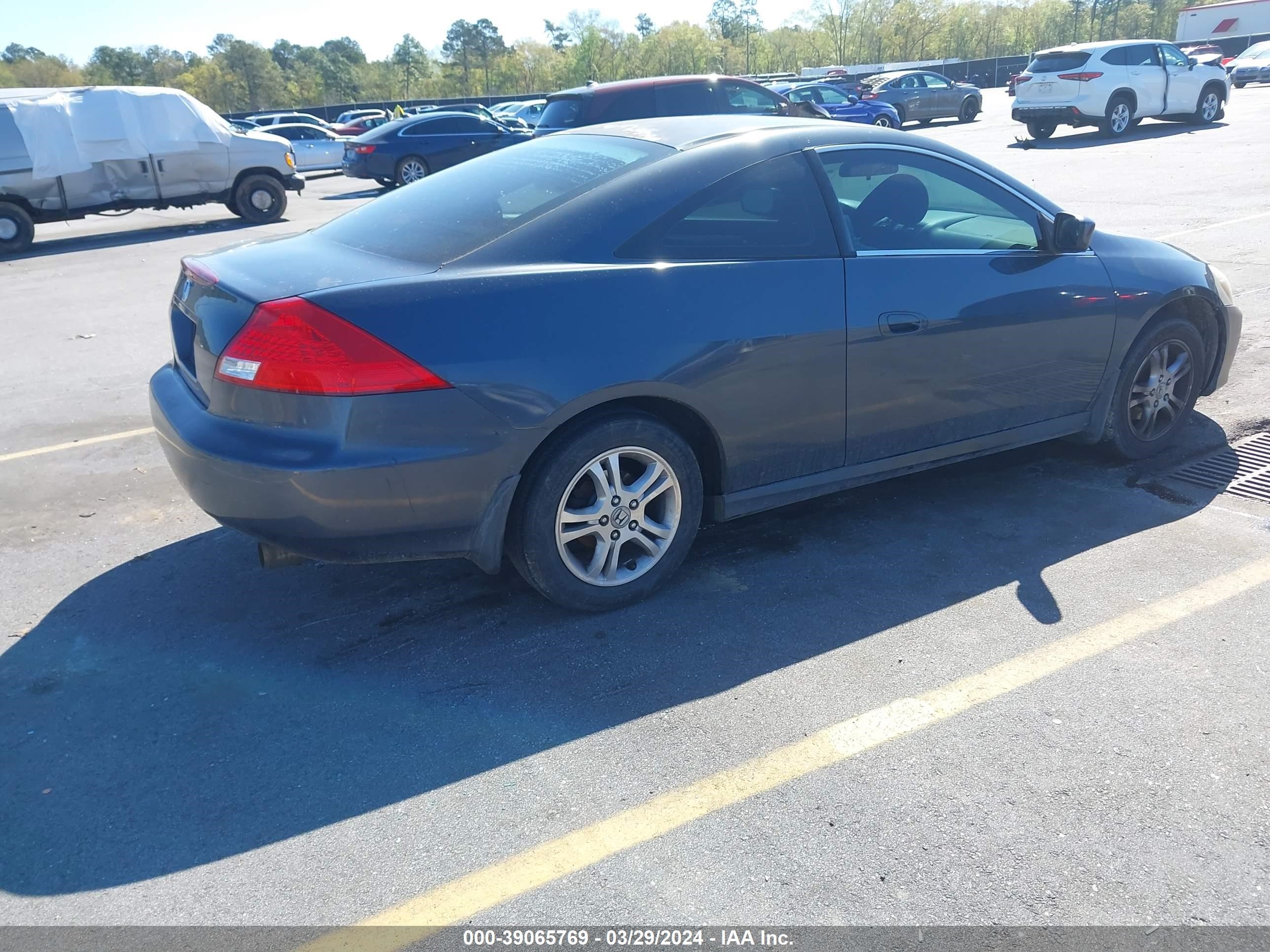 Photo 3 VIN: 1HGCM72786A011658 - HONDA ACCORD 