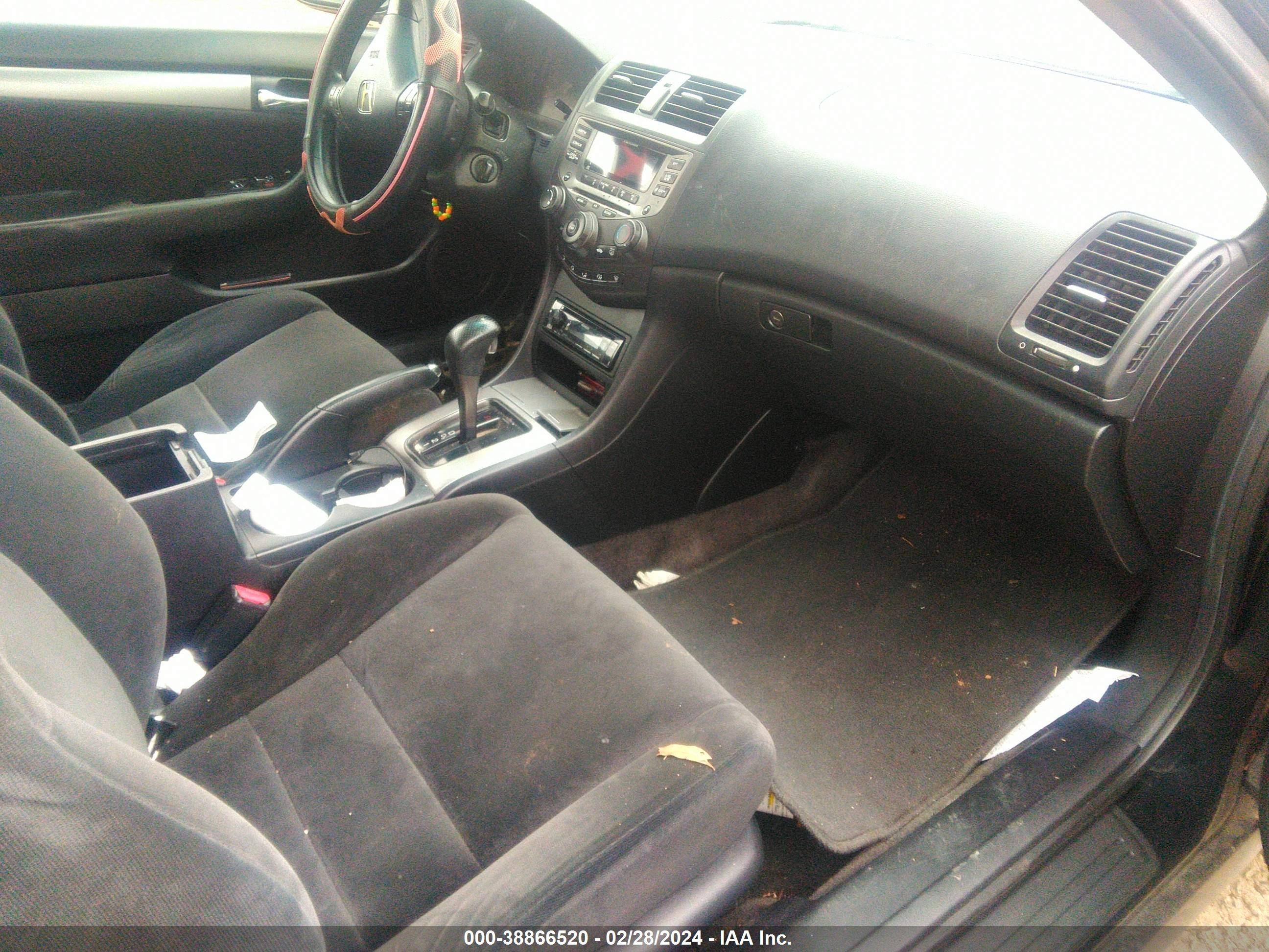 Photo 4 VIN: 1HGCM727X7A011355 - HONDA ACCORD 