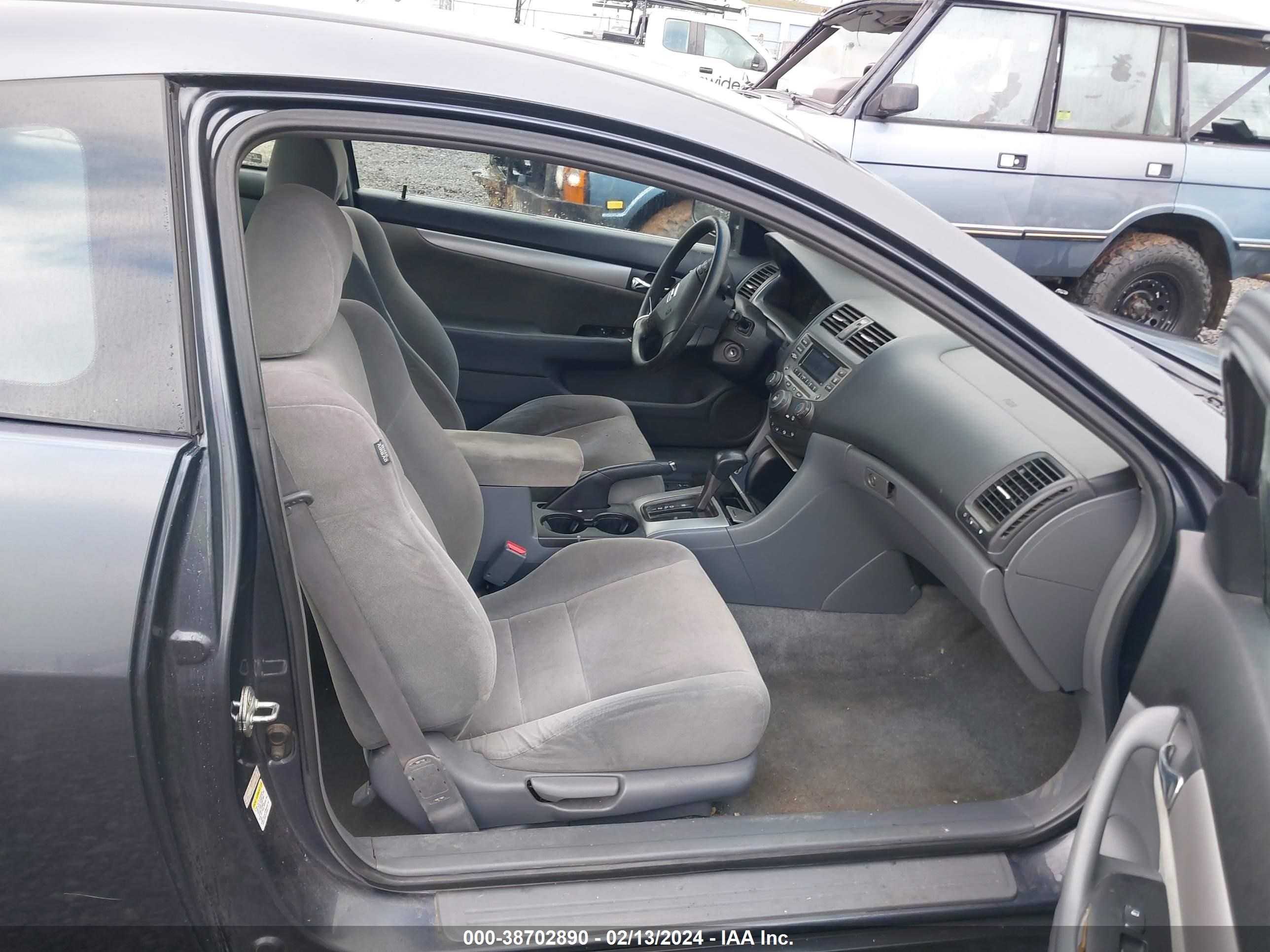 Photo 4 VIN: 1HGCM727X7A021481 - HONDA ACCORD 