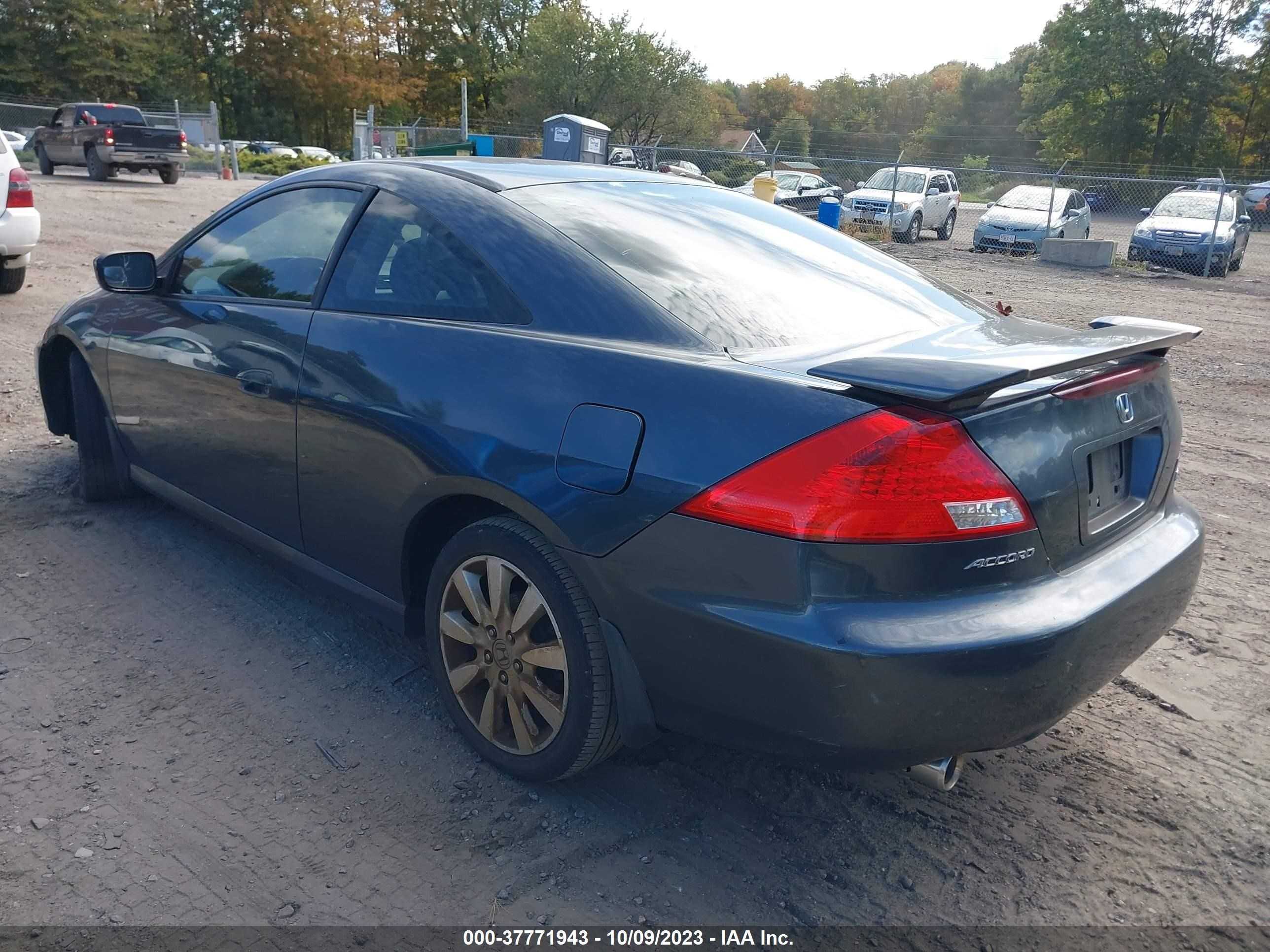 Photo 2 VIN: 1HGCM82277A007077 - HONDA ACCORD 