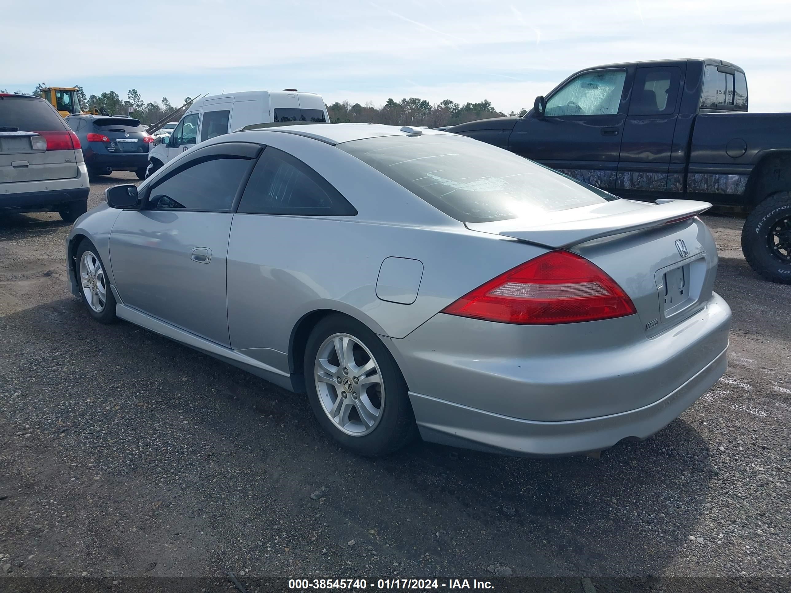 Photo 2 VIN: 1HGCM82644A010792 - HONDA ACCORD 