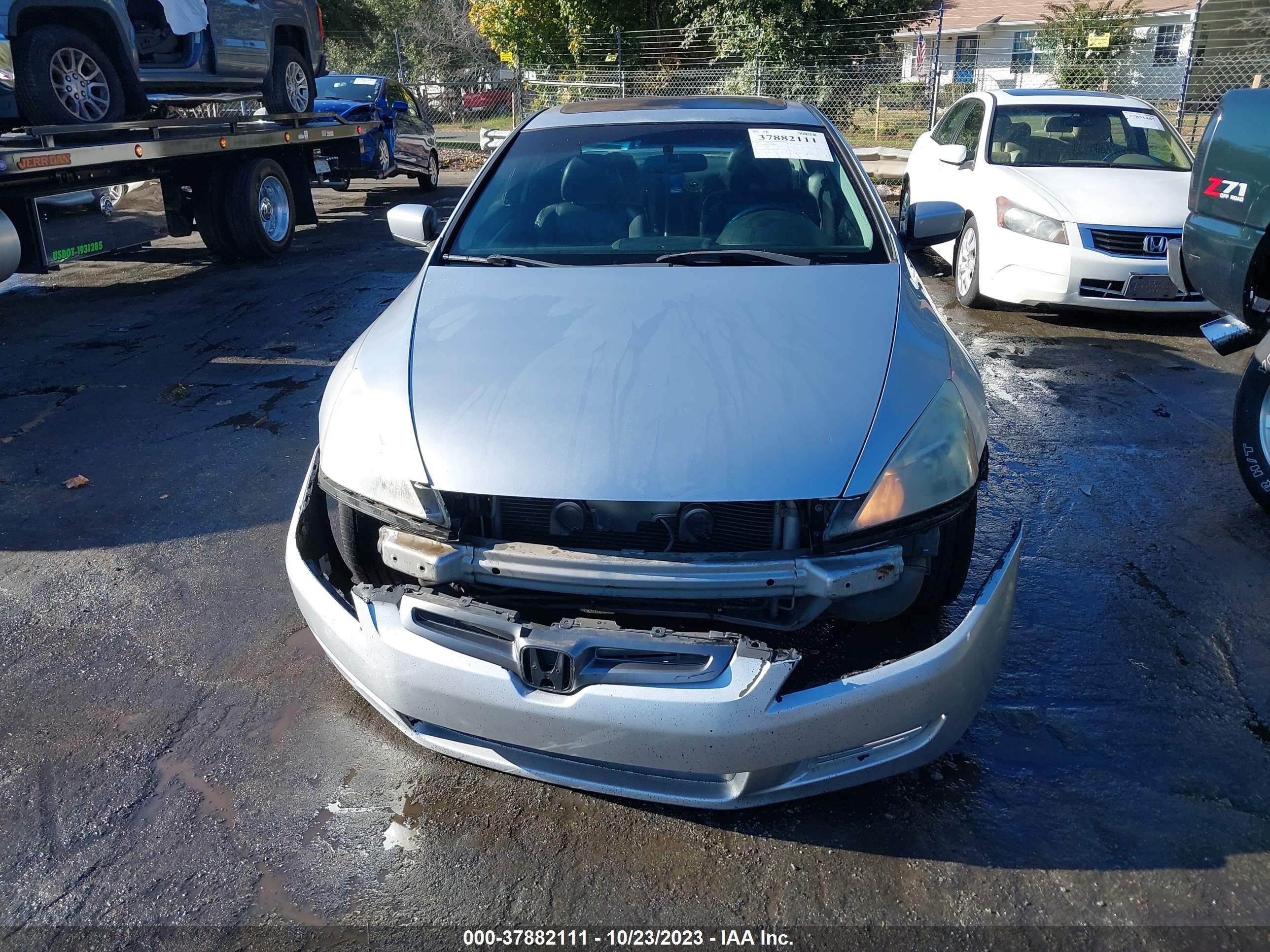 Photo 11 VIN: 1HGCM82677A000858 - HONDA ACCORD 