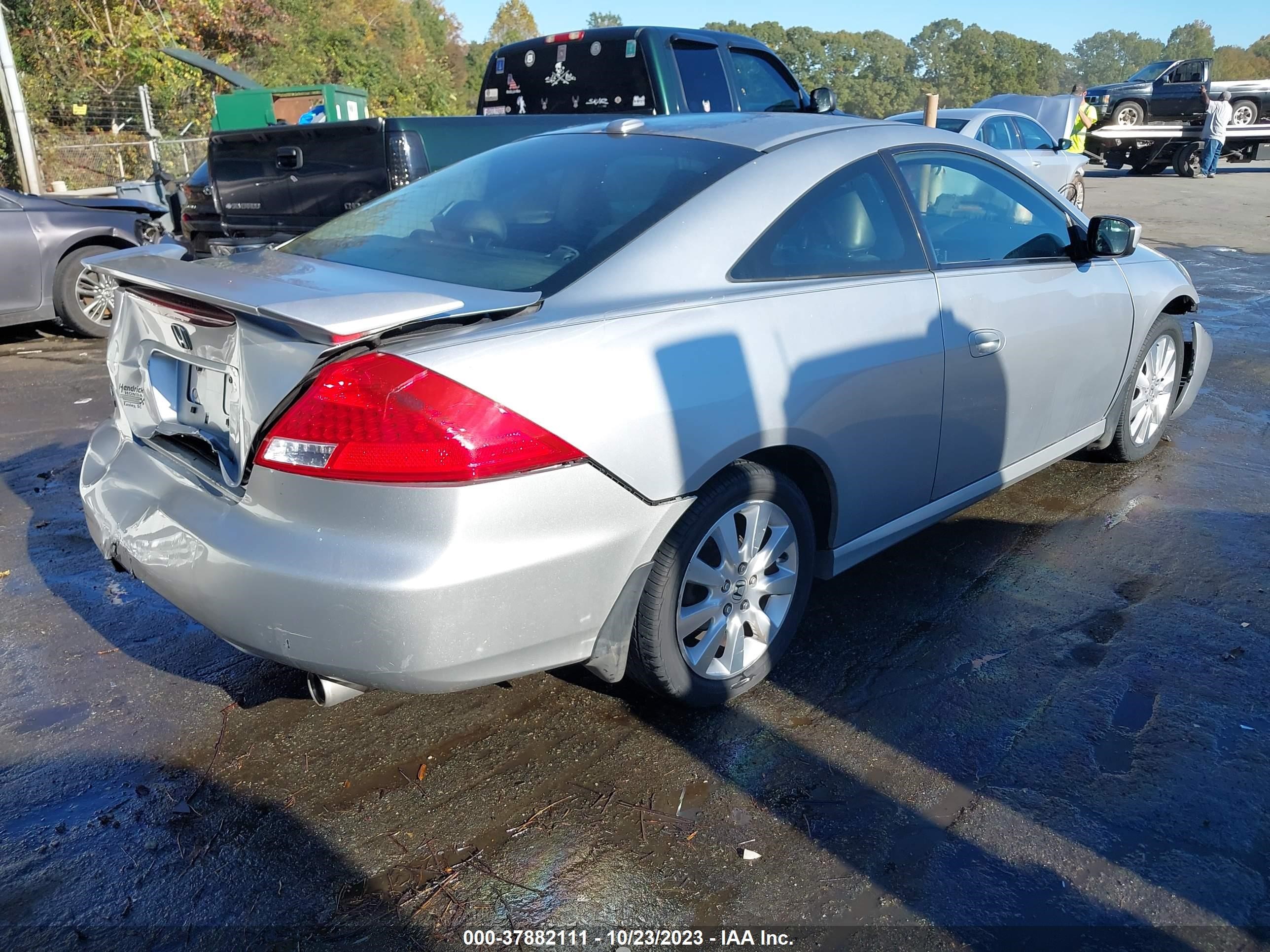 Photo 3 VIN: 1HGCM82677A000858 - HONDA ACCORD 