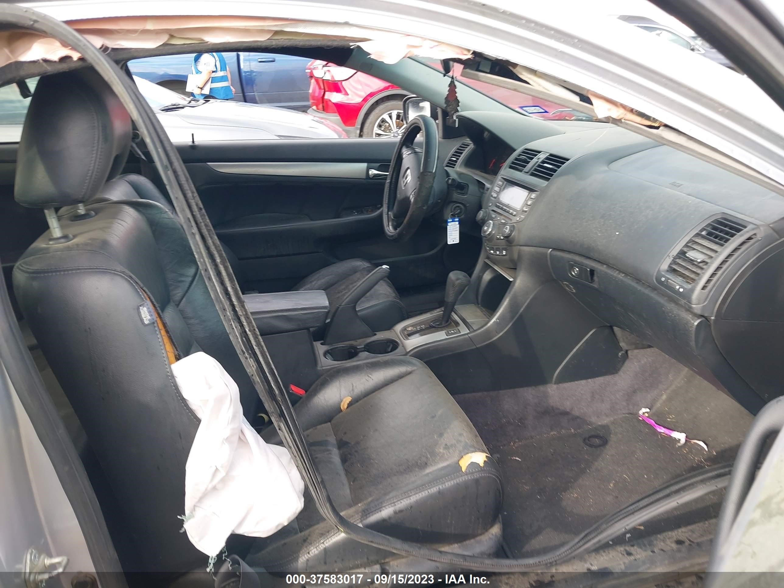 Photo 4 VIN: 1HGCM826X4A005953 - HONDA ACCORD 