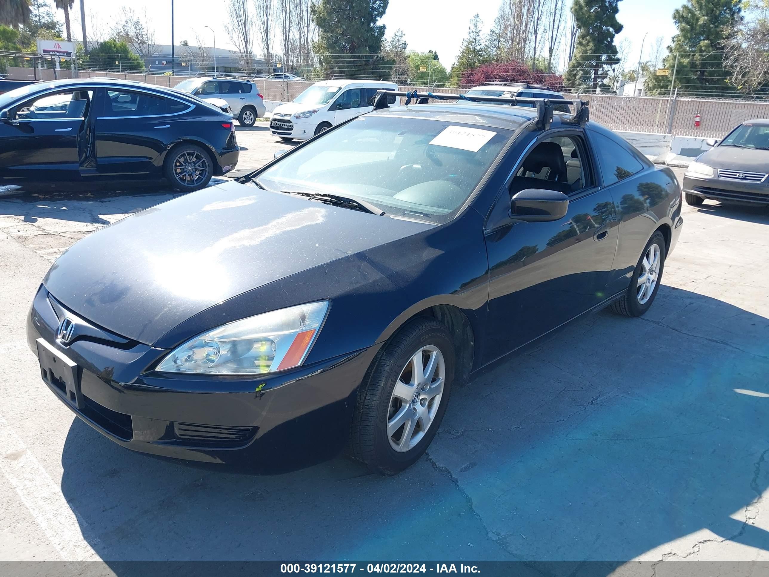 Photo 1 VIN: 1HGCM826X5A005825 - HONDA ACCORD 