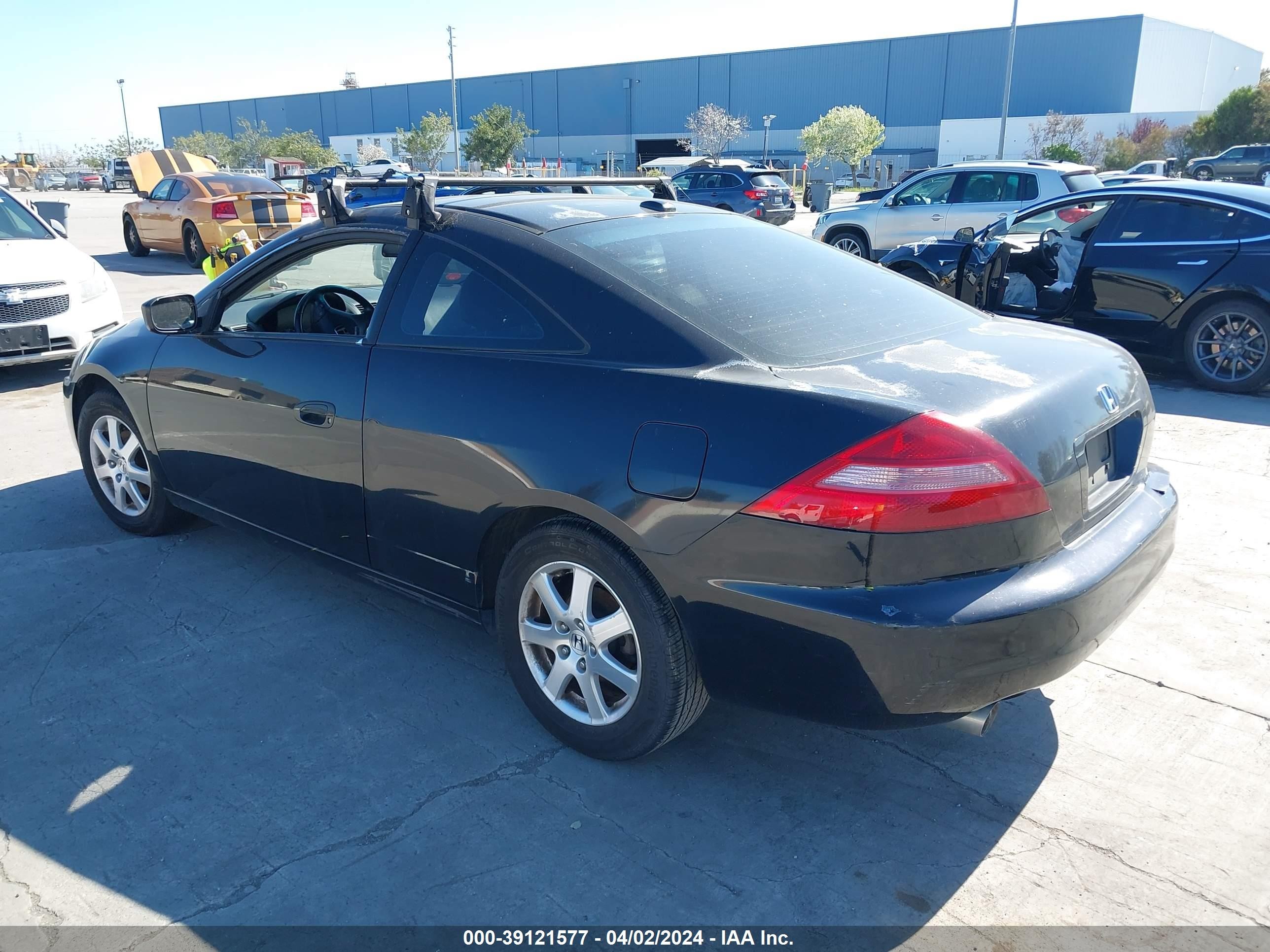 Photo 2 VIN: 1HGCM826X5A005825 - HONDA ACCORD 