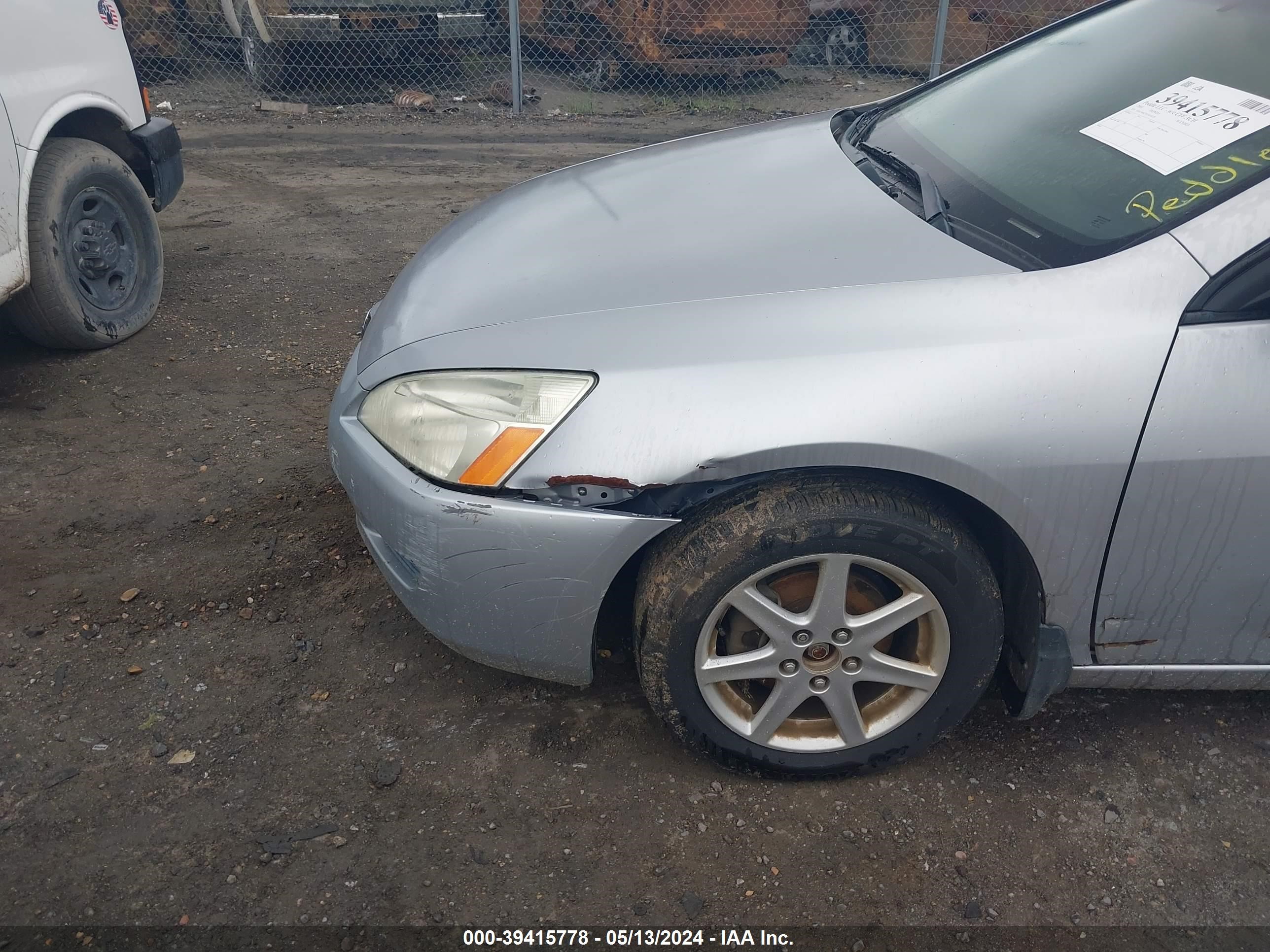 Photo 11 VIN: 1HGCM82793A010228 - HONDA ACCORD 