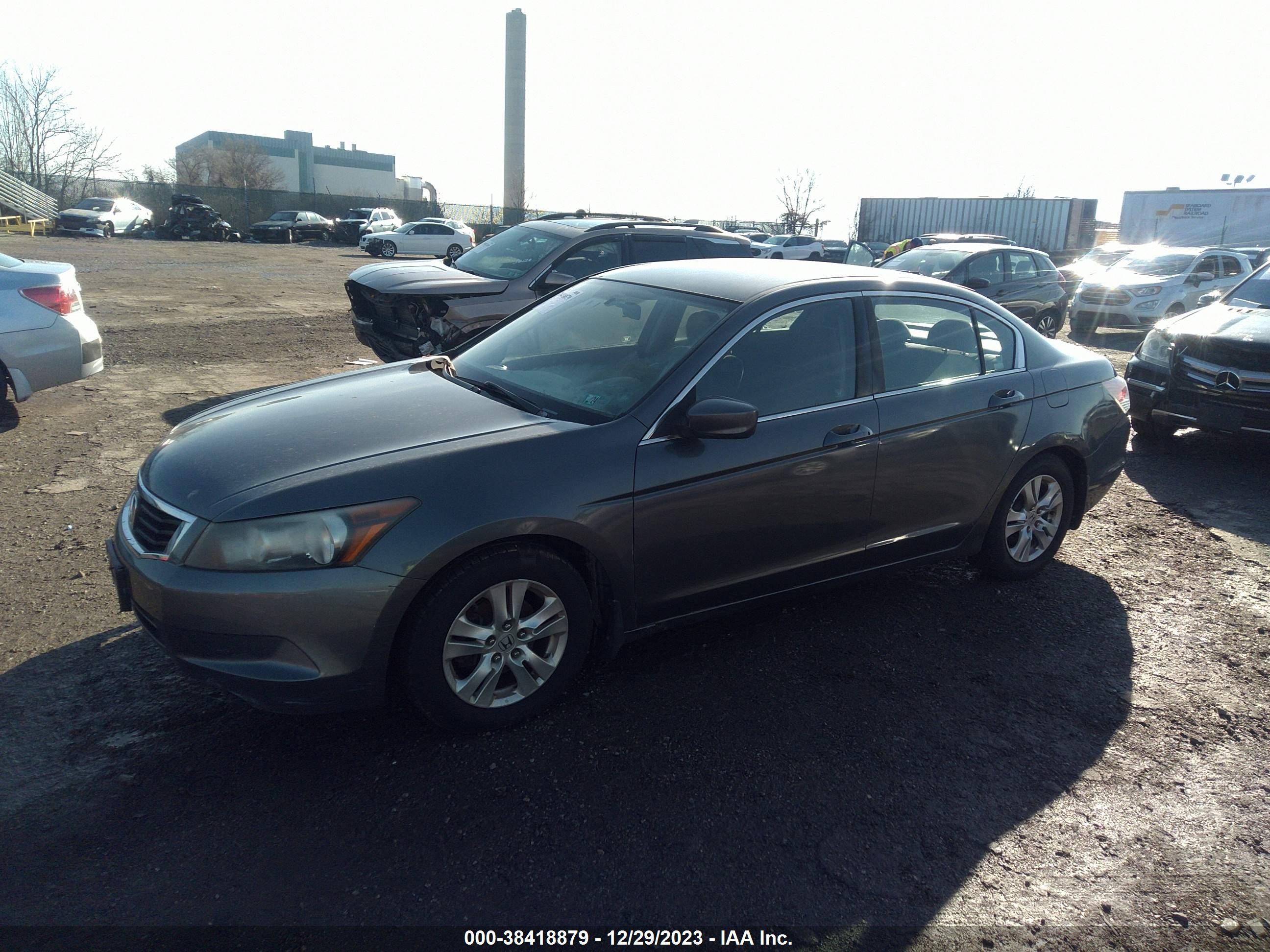 Photo 1 VIN: 1HGCP25488A035182 - HONDA ACCORD 