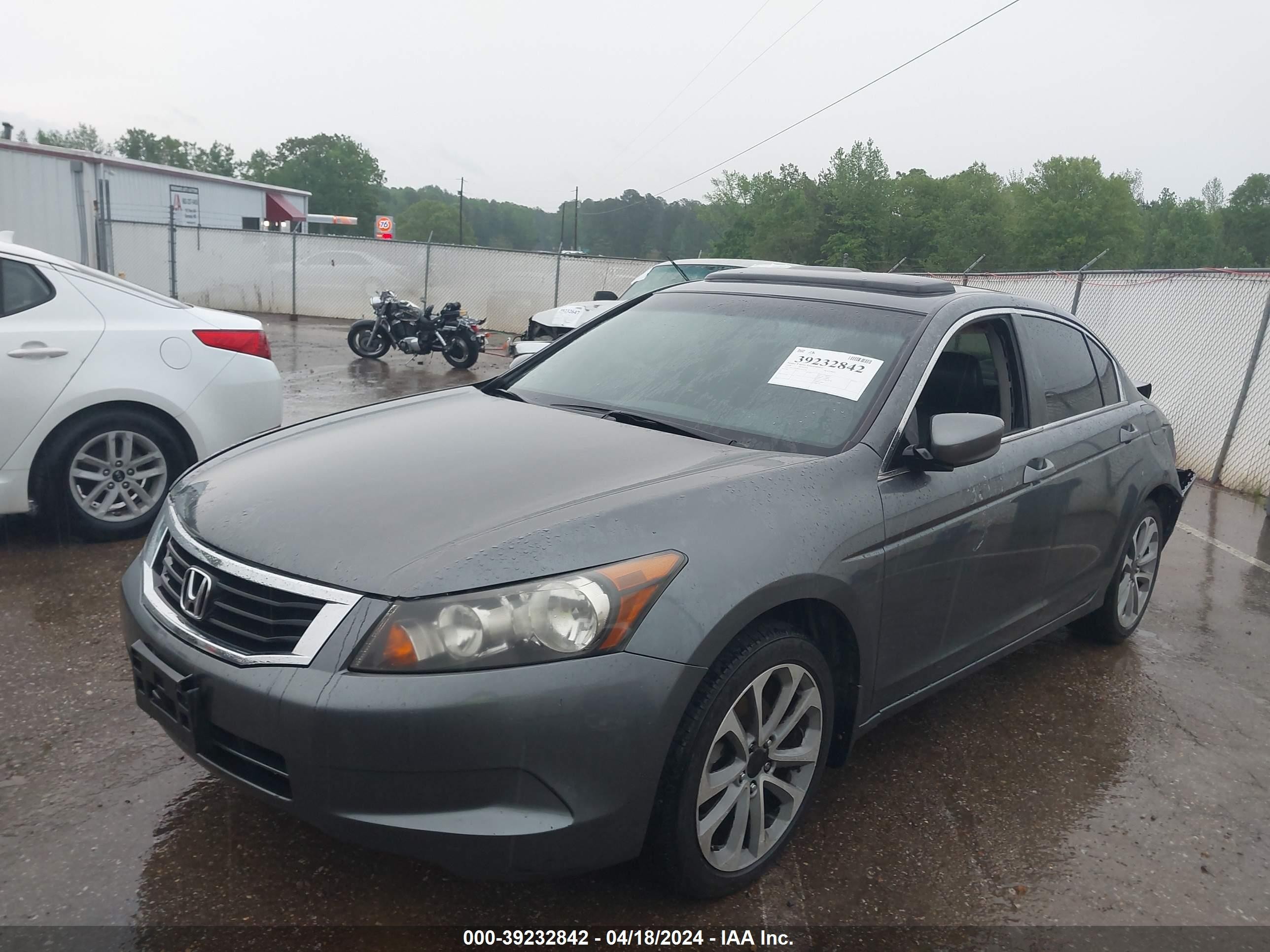 Photo 1 VIN: 1HGCP25828A073736 - HONDA ACCORD 