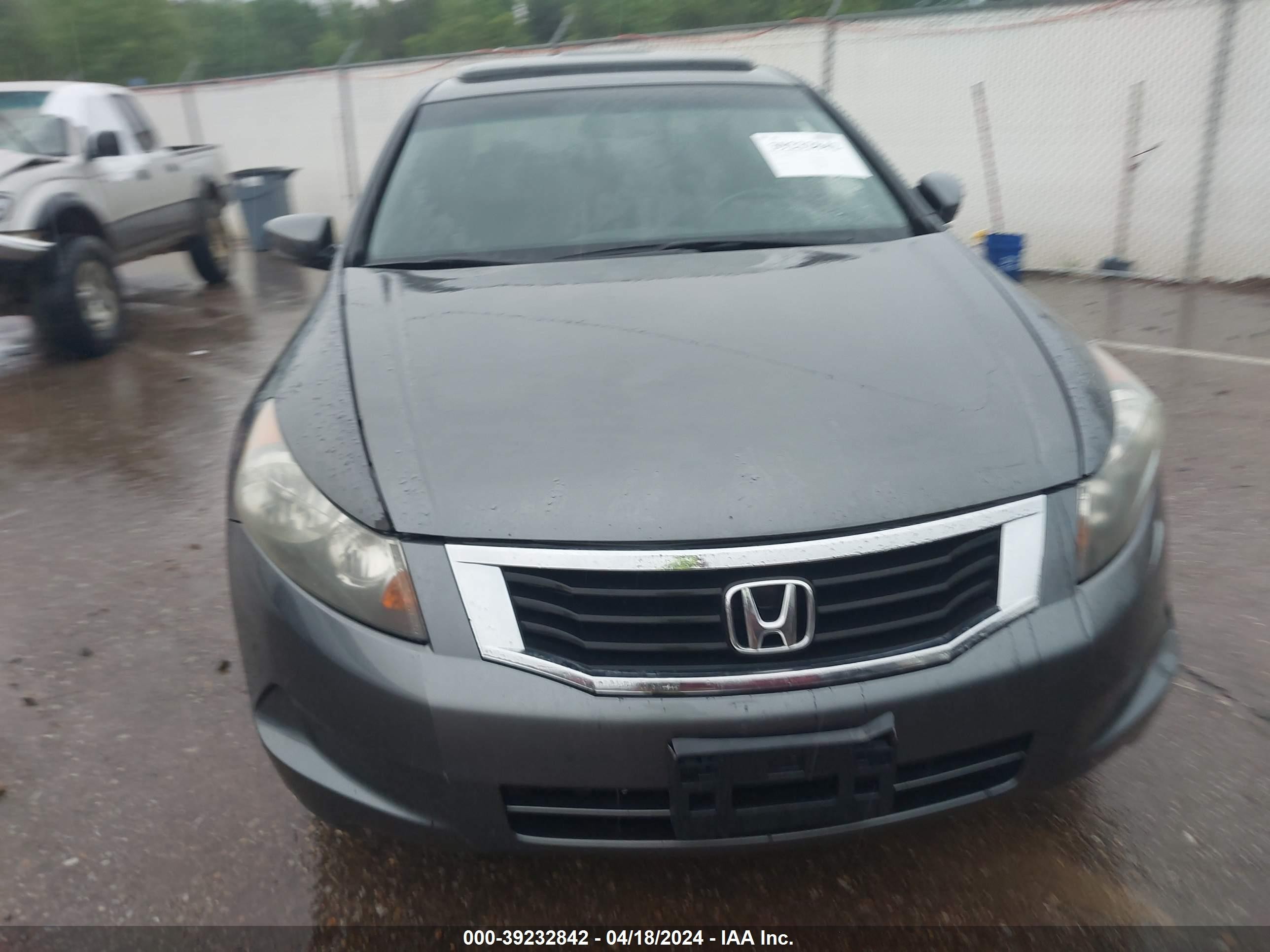 Photo 11 VIN: 1HGCP25828A073736 - HONDA ACCORD 