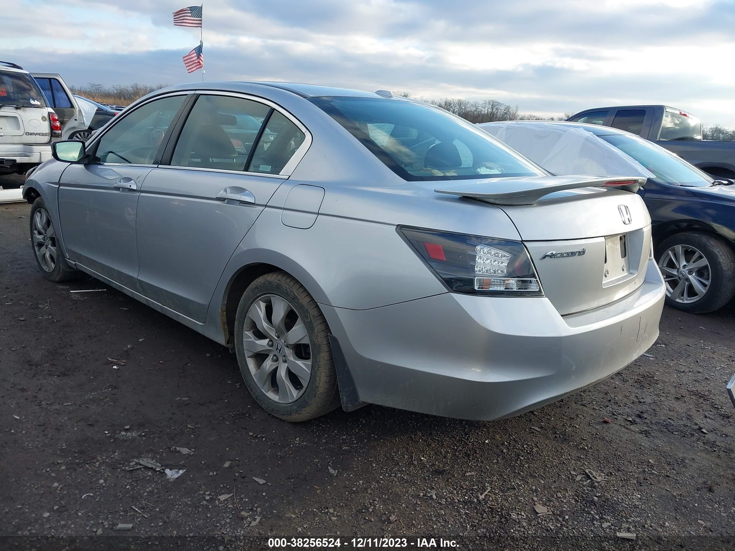 Photo 2 VIN: 1HGCP25848A125075 - HONDA ACCORD 