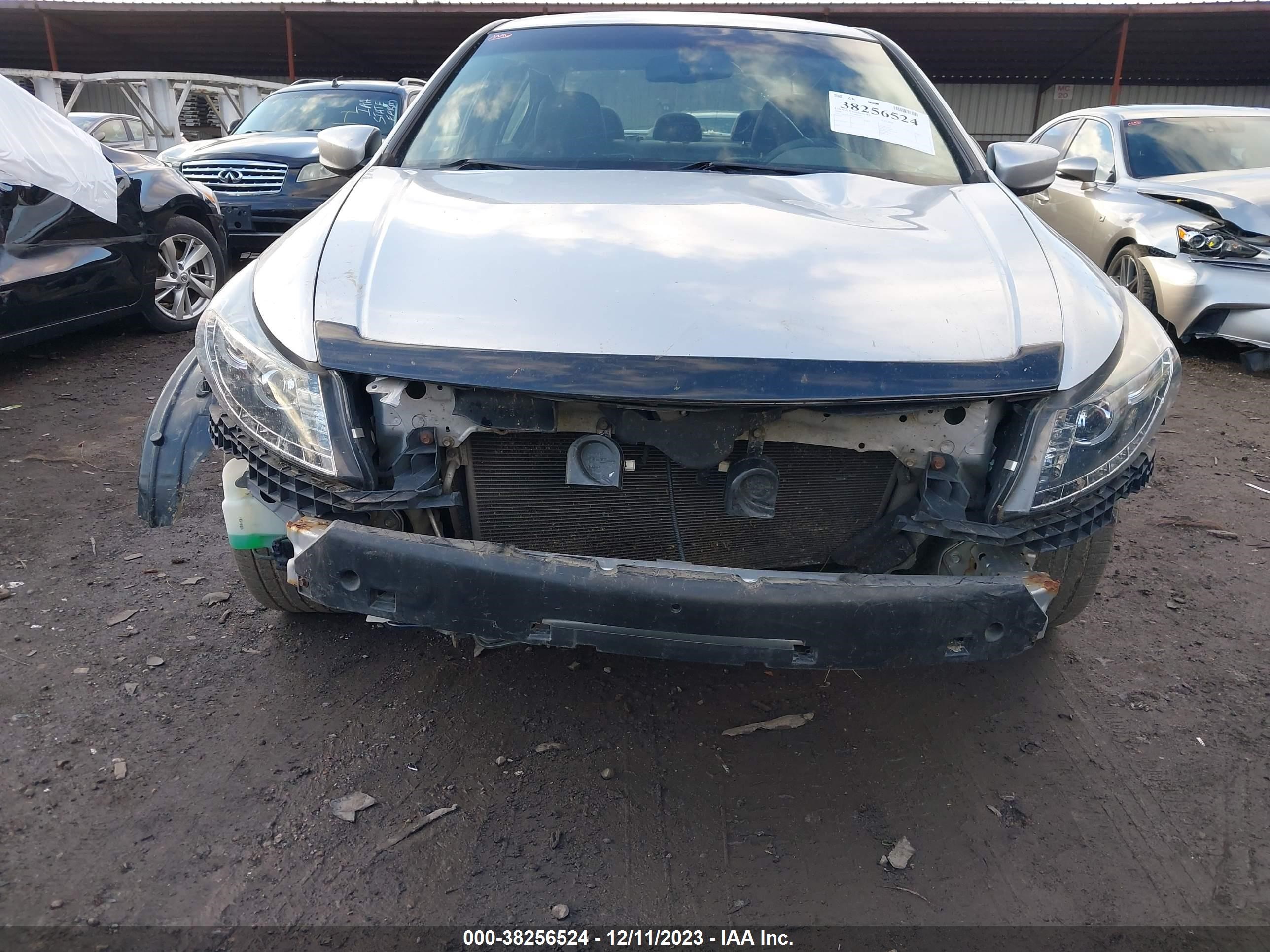 Photo 5 VIN: 1HGCP25848A125075 - HONDA ACCORD 