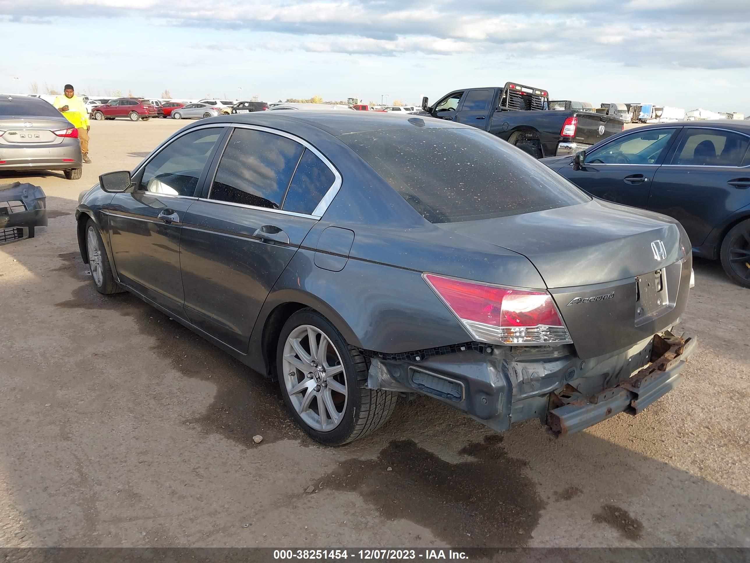 Photo 2 VIN: 1HGCP25869A005263 - HONDA ACCORD 