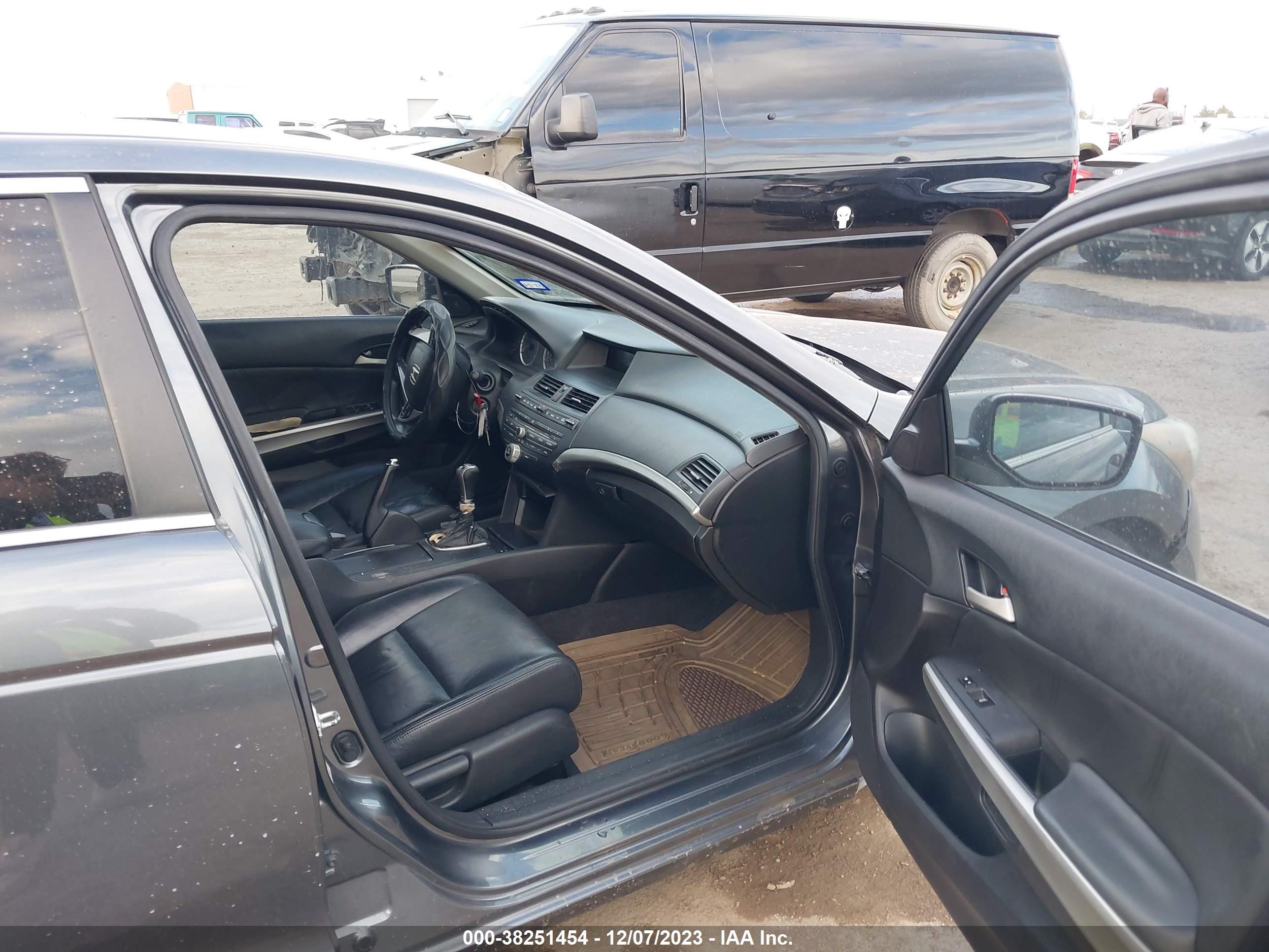 Photo 4 VIN: 1HGCP25869A005263 - HONDA ACCORD 