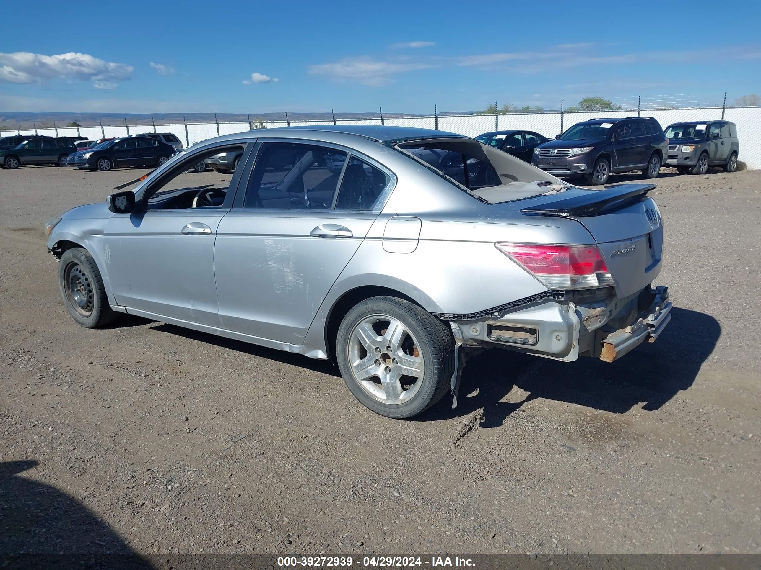 Photo 2 VIN: 1HGCP26308A113766 - HONDA ACCORD 