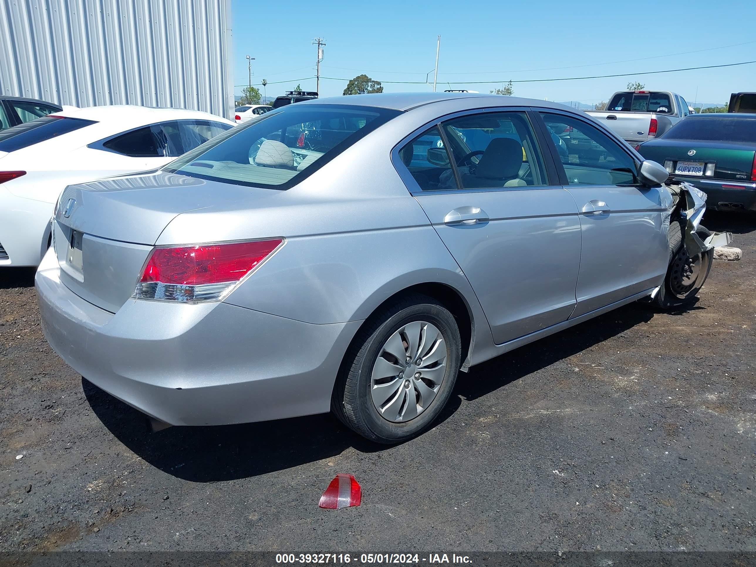 Photo 3 VIN: 1HGCP26318A157632 - HONDA ACCORD 