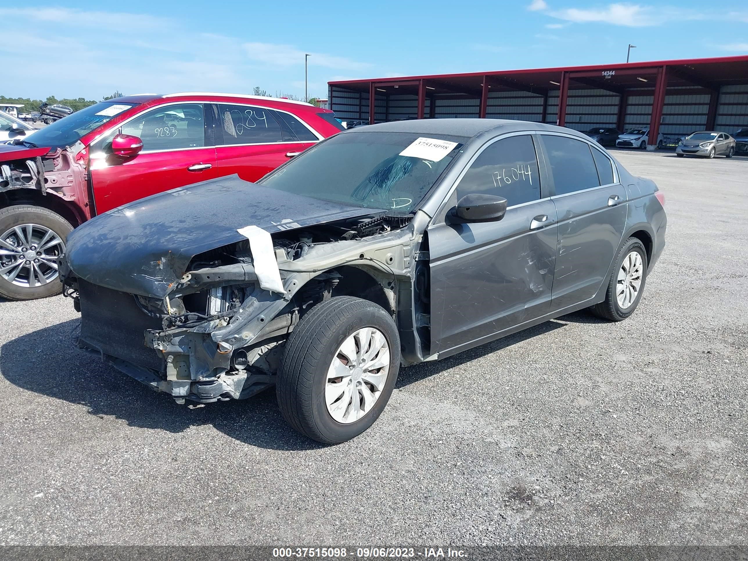 Photo 1 VIN: 1HGCP26319A057127 - HONDA ACCORD 